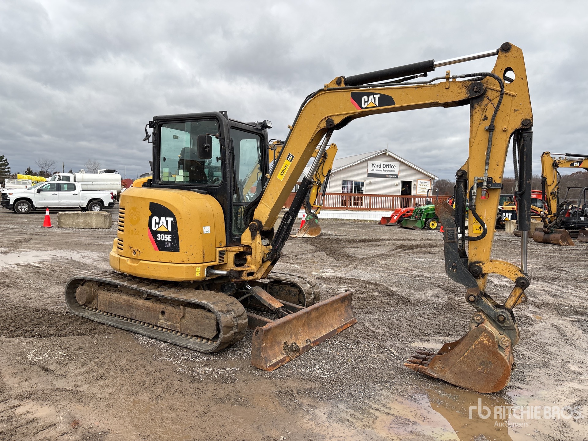 General Appearance with Picture, Right Front Corner