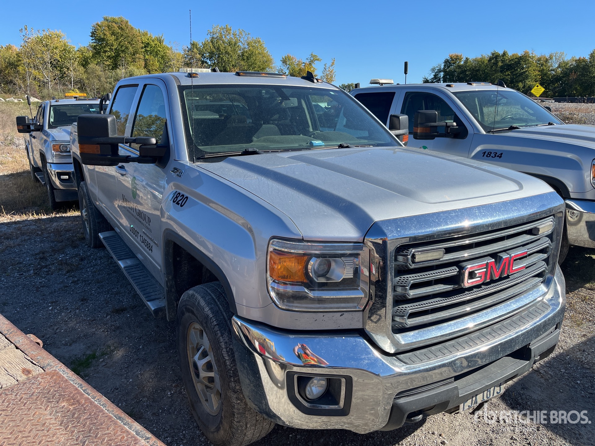 General Appearance with Picture, Right Front Corner