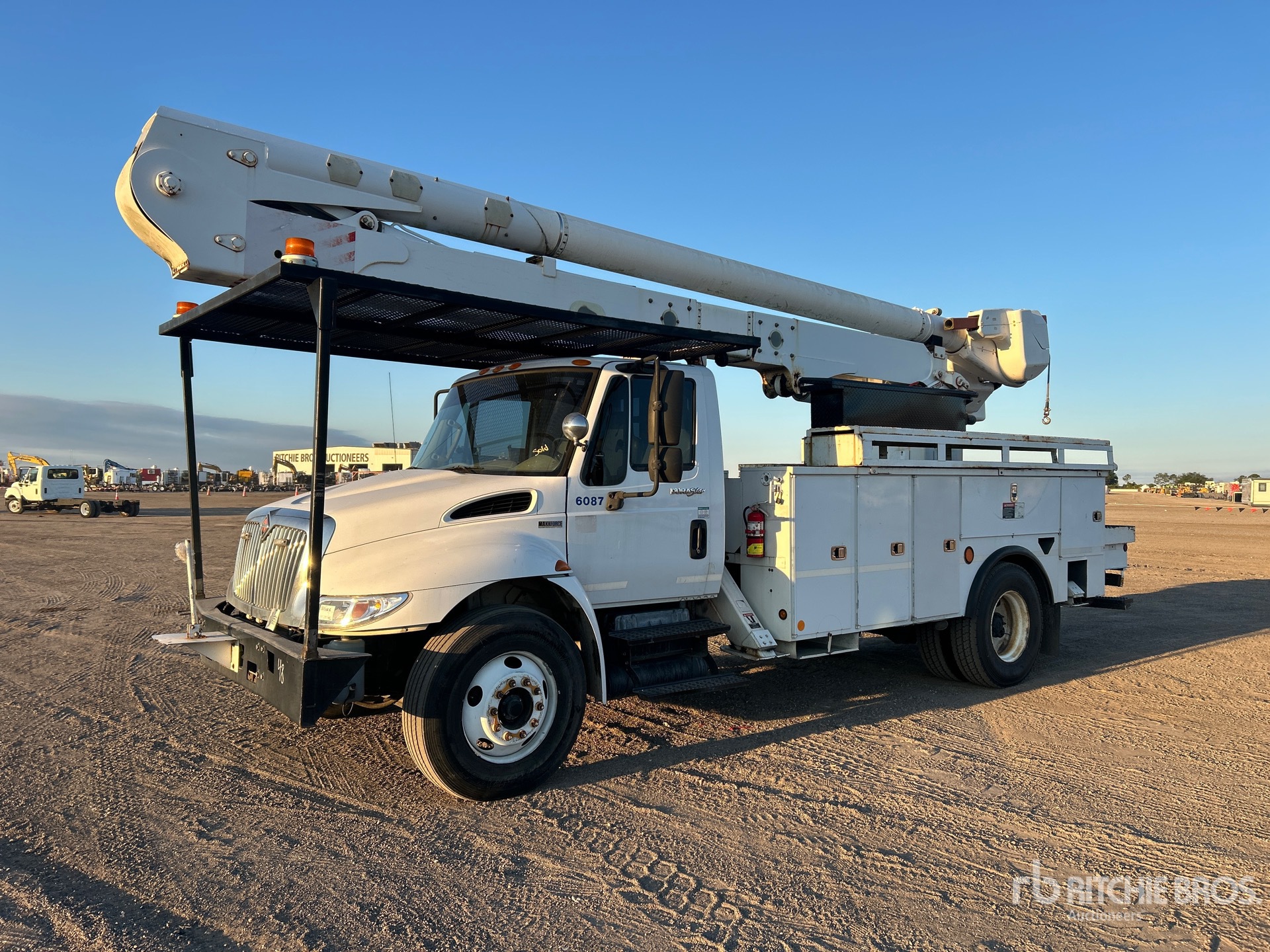 General Appearance with Featured Photo