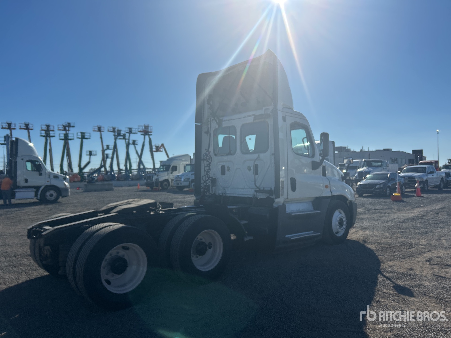 General Appearance with Imagen: esquina trasera derecha