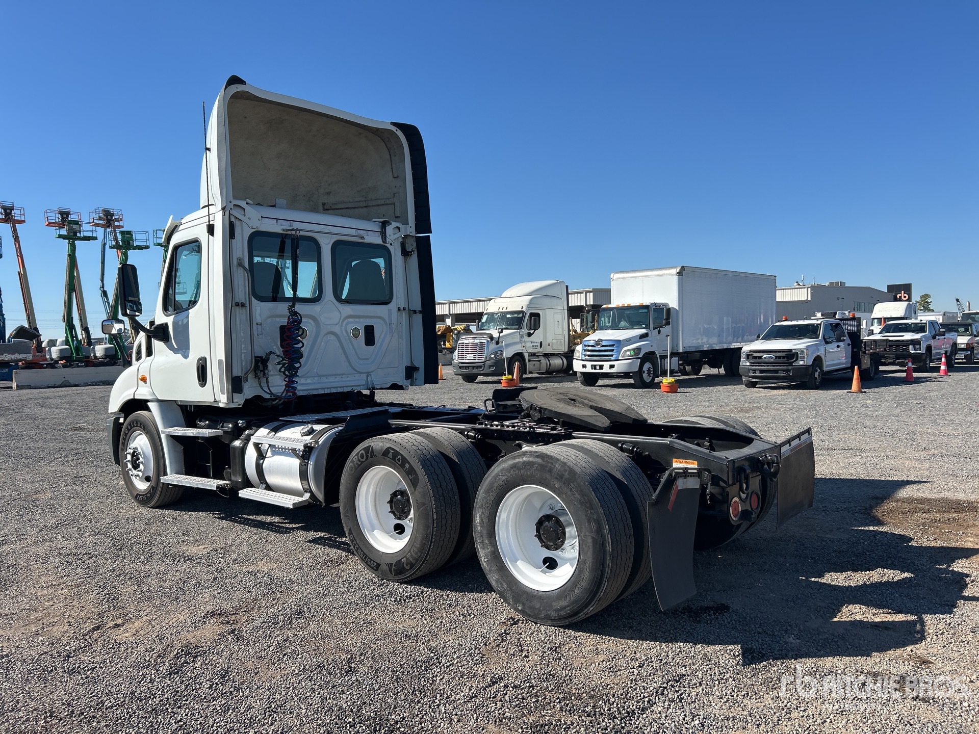 Aspect général with Image, coin arrière gauche