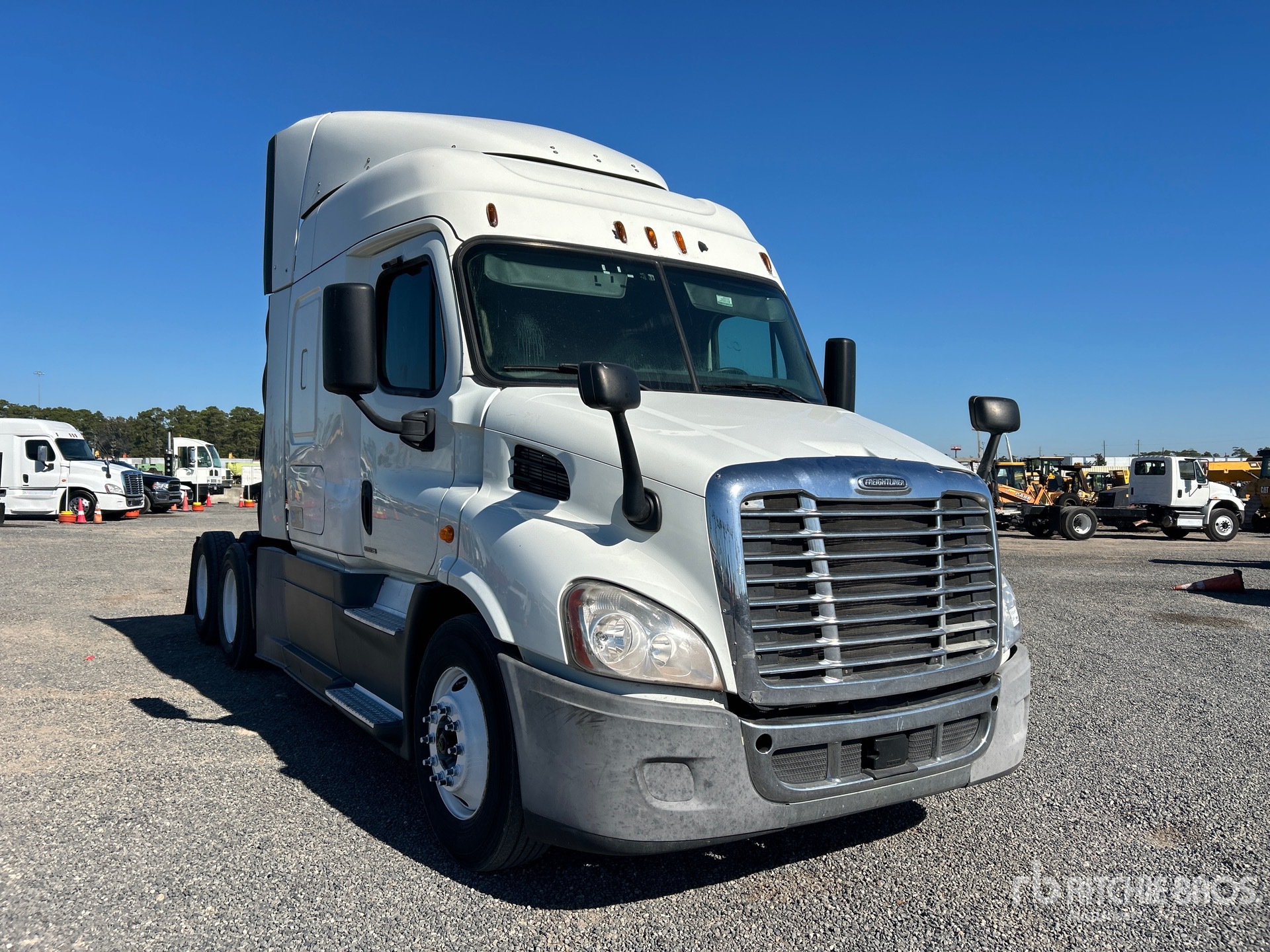 Aspect général with Image, coin avant droit