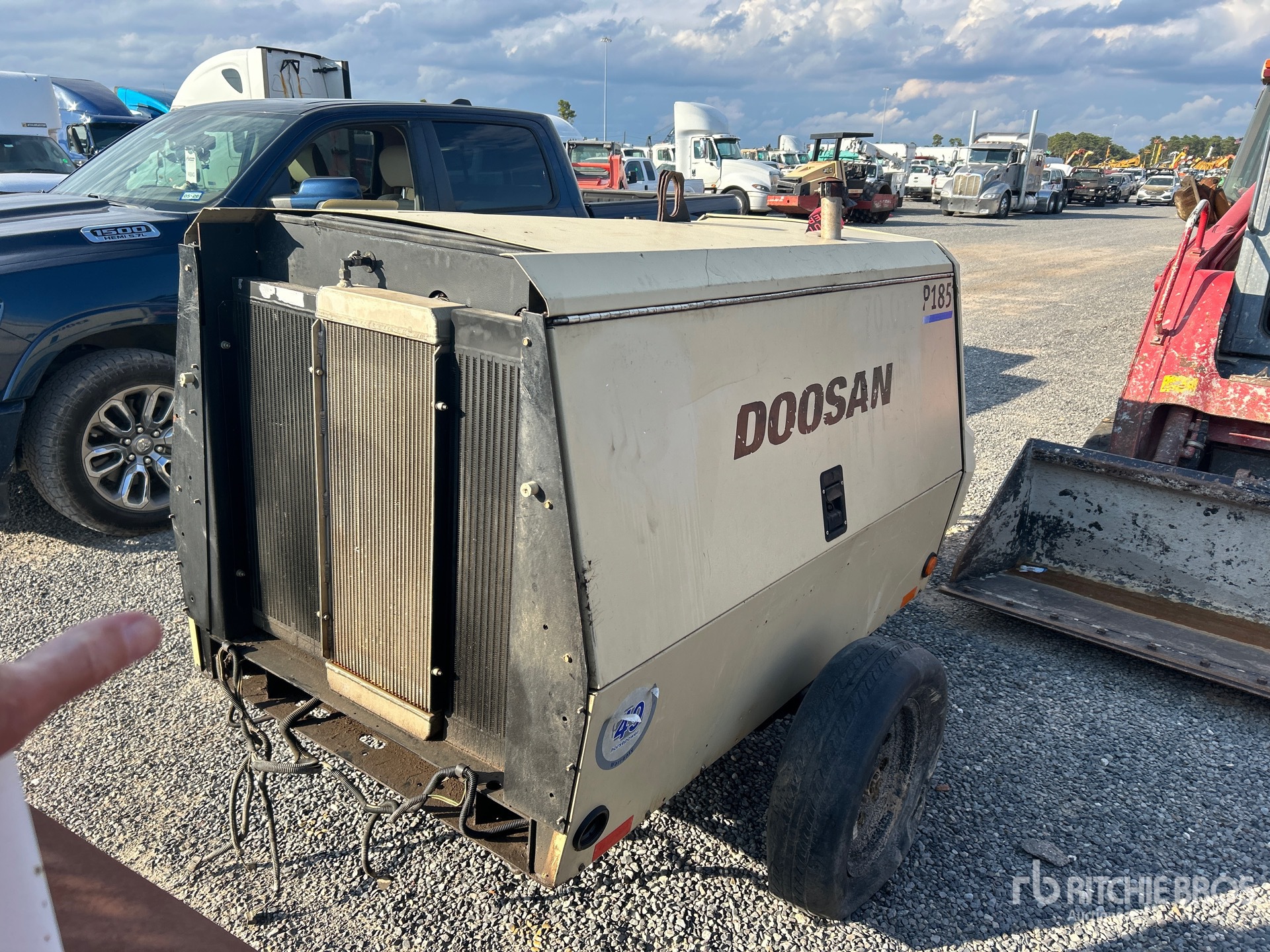 General Appearance with Picture, Right Rear Corner