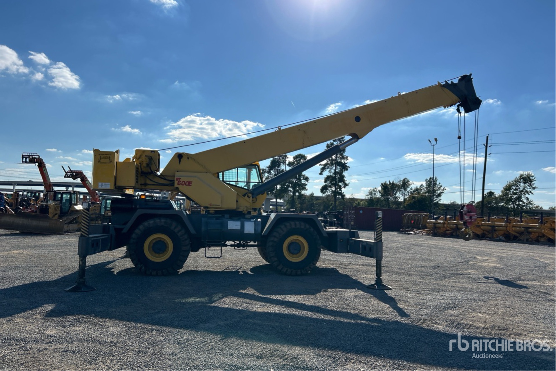 Aspect général with Image, coin arrière droit