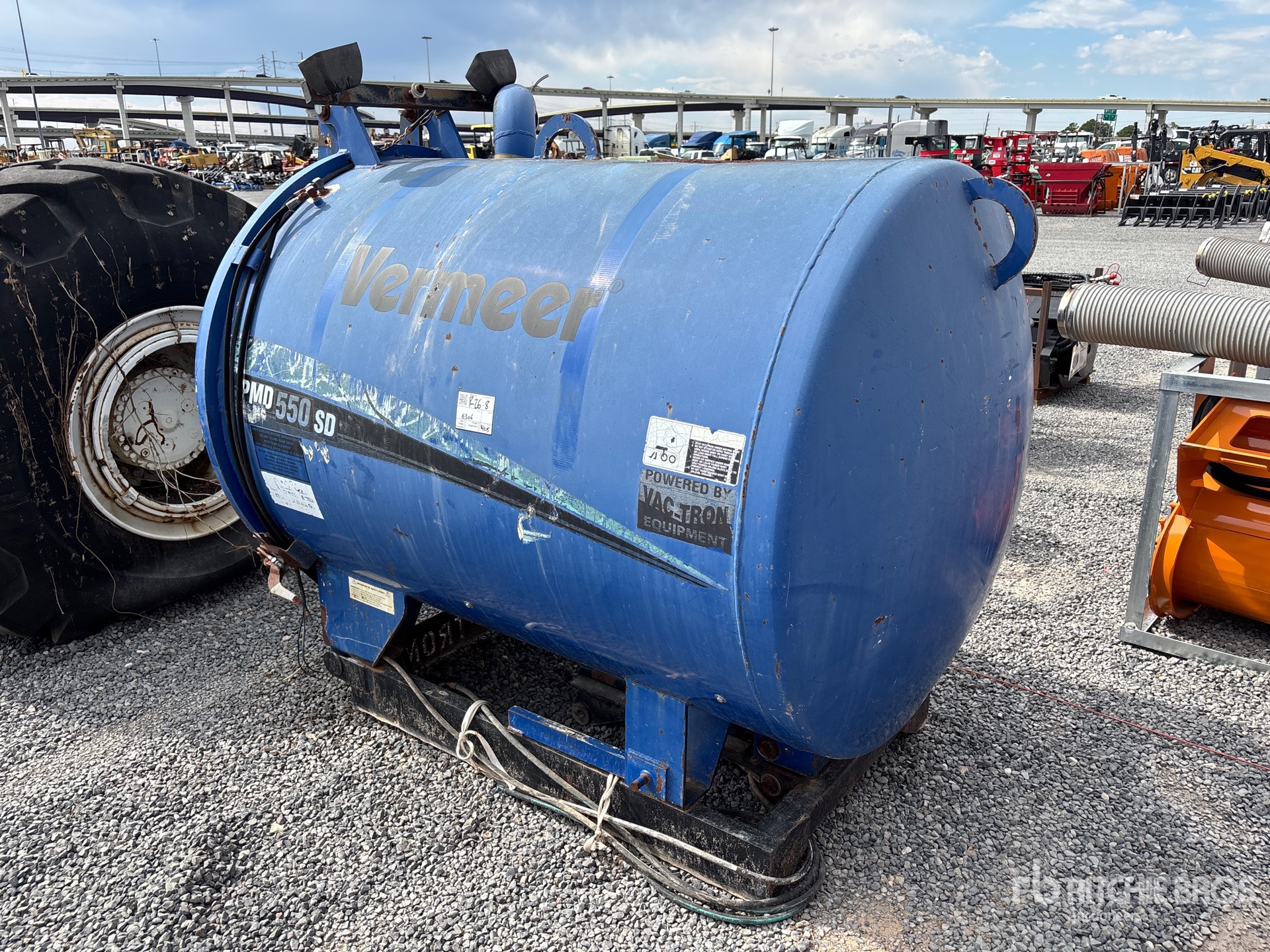 Aspect général with Image, coin avant droit