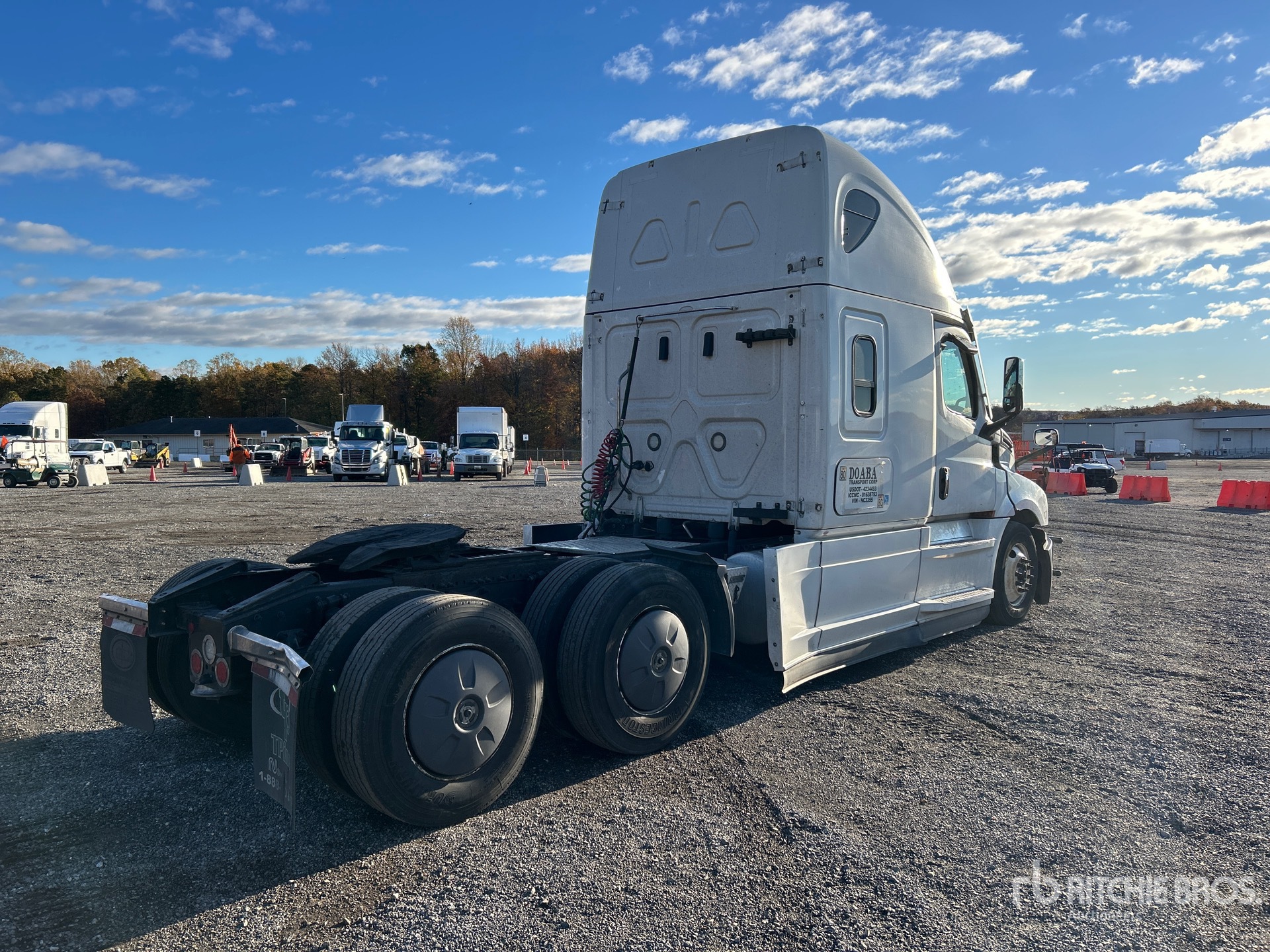 General Appearance with Imagen: esquina trasera derecha