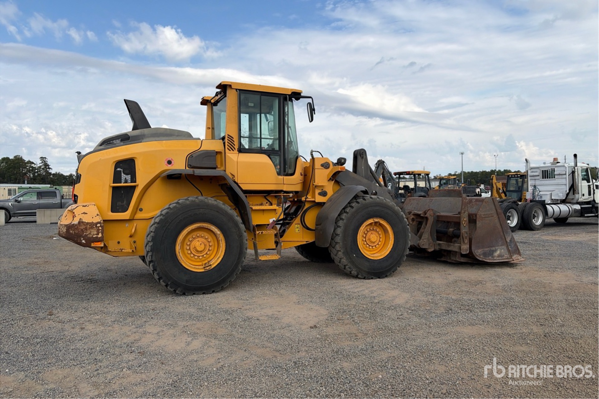 General Appearance with Bild, Ecke hinten rechts