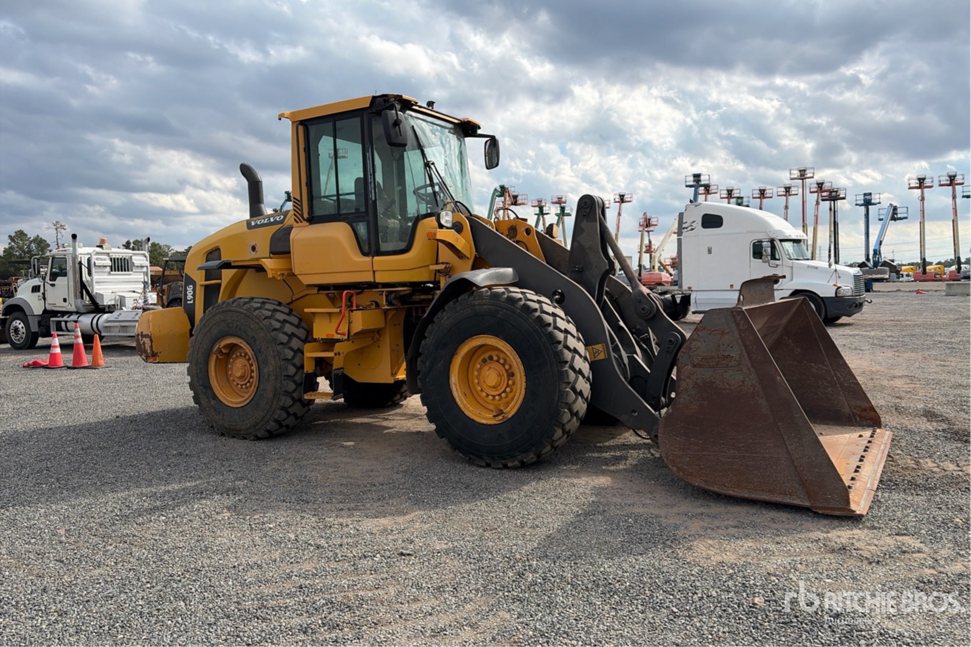 General Appearance with Picture, Right Front Corner