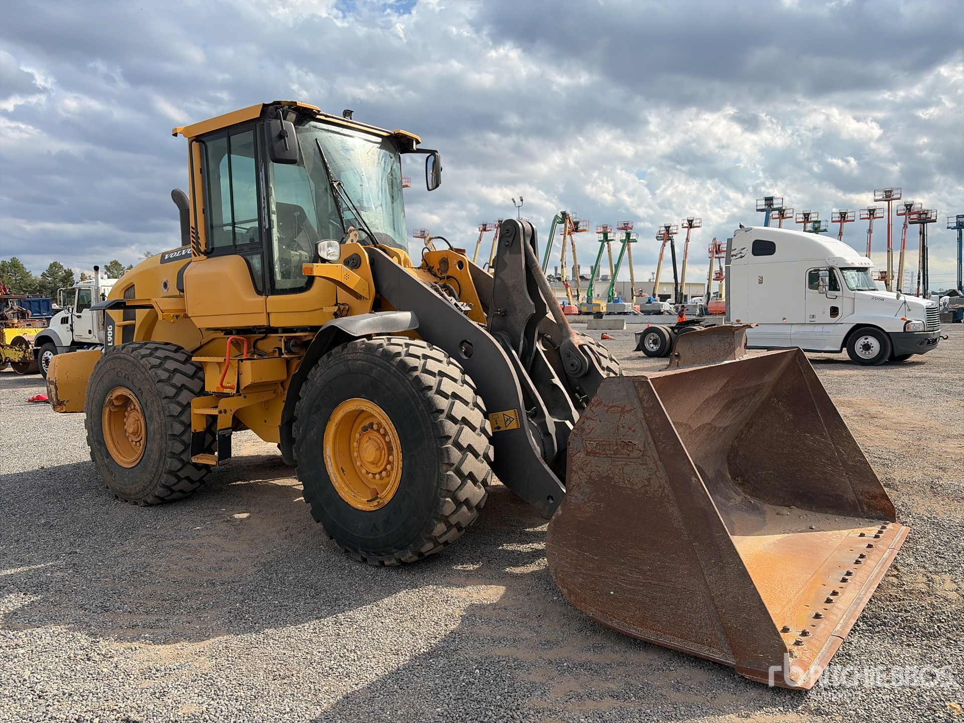 General Appearance with Picture, Right Front Corner