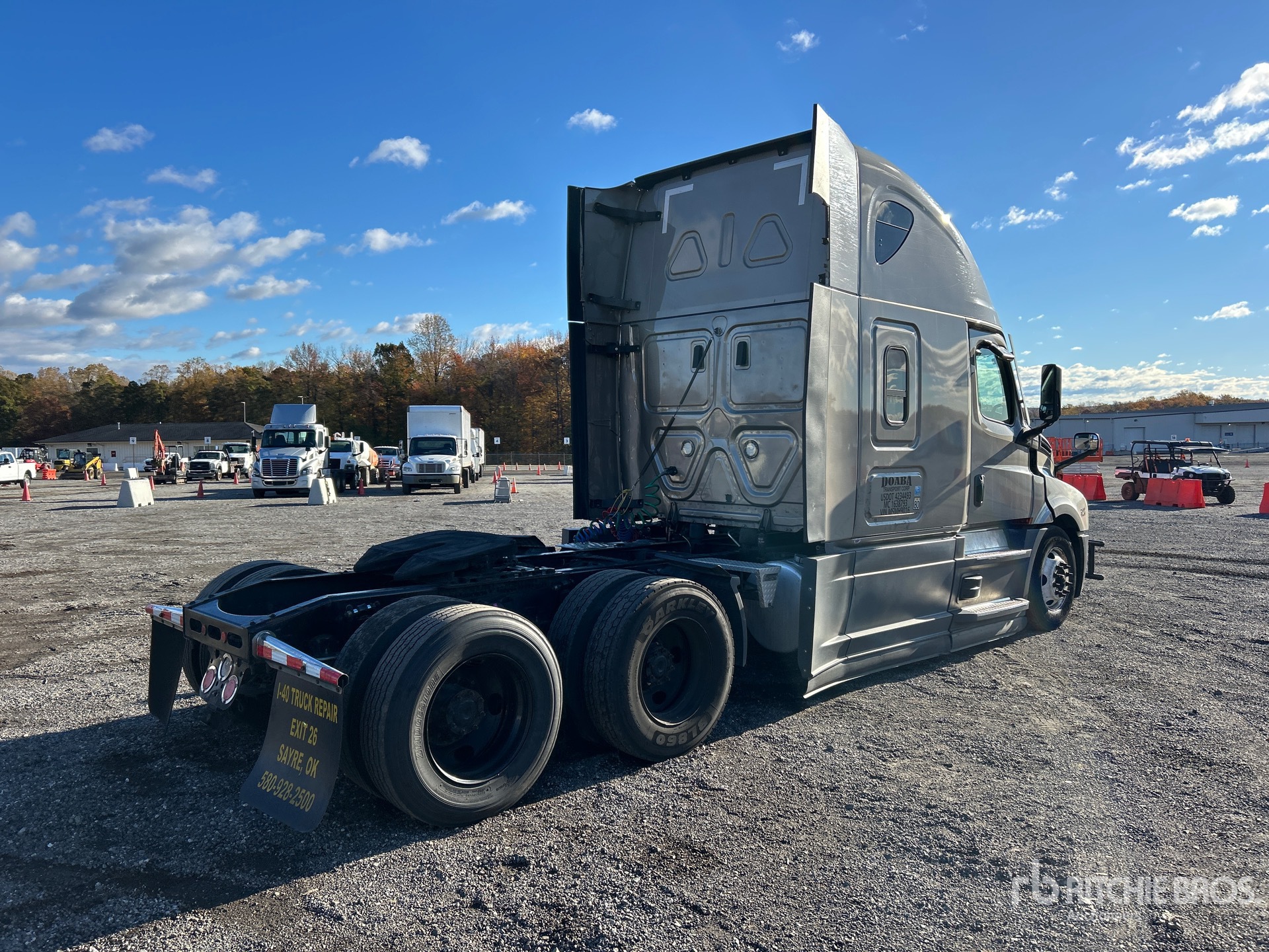 General Appearance with Foto, angolo anteriore sinistro