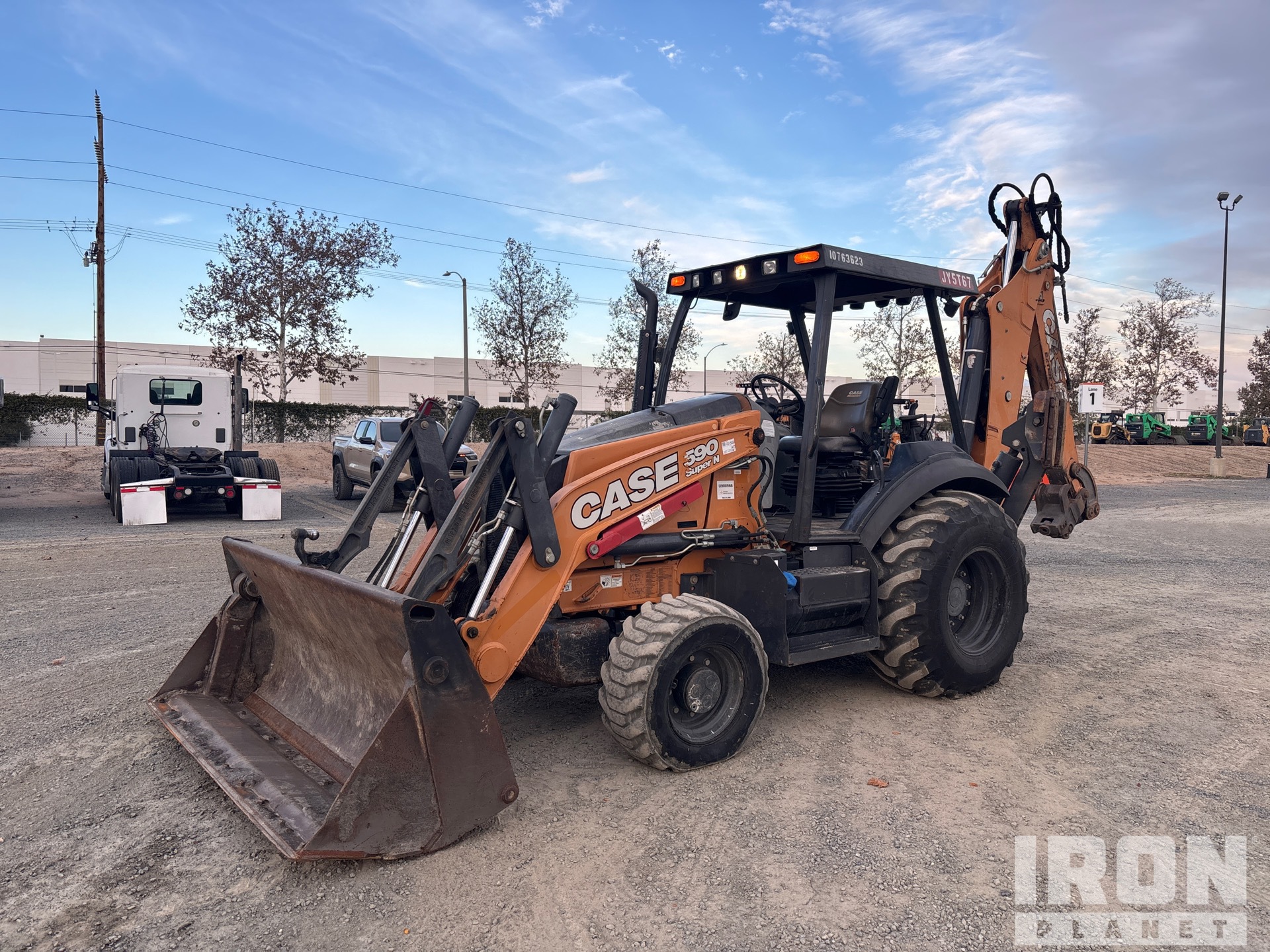 General Appearance with Foto, angolo anteriore sinistro