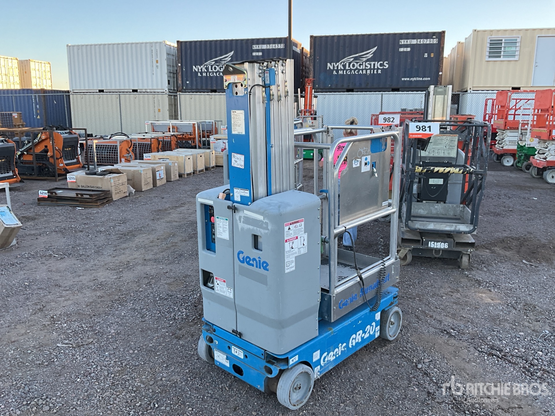 Aspect général with Image, coin arrière droit