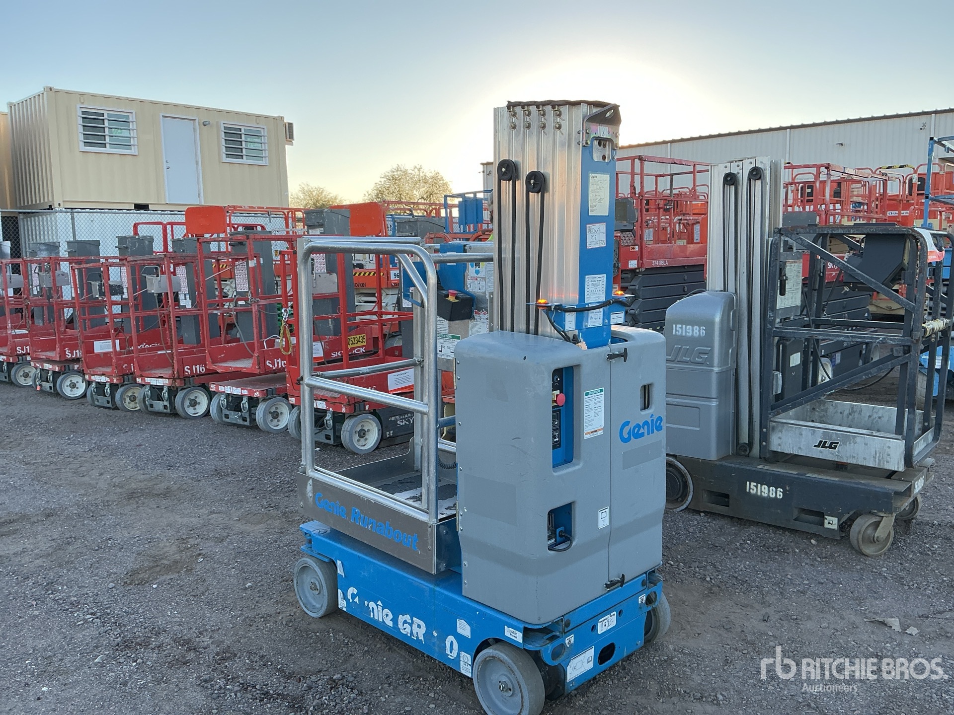 Aspect général with Image, coin arrière gauche