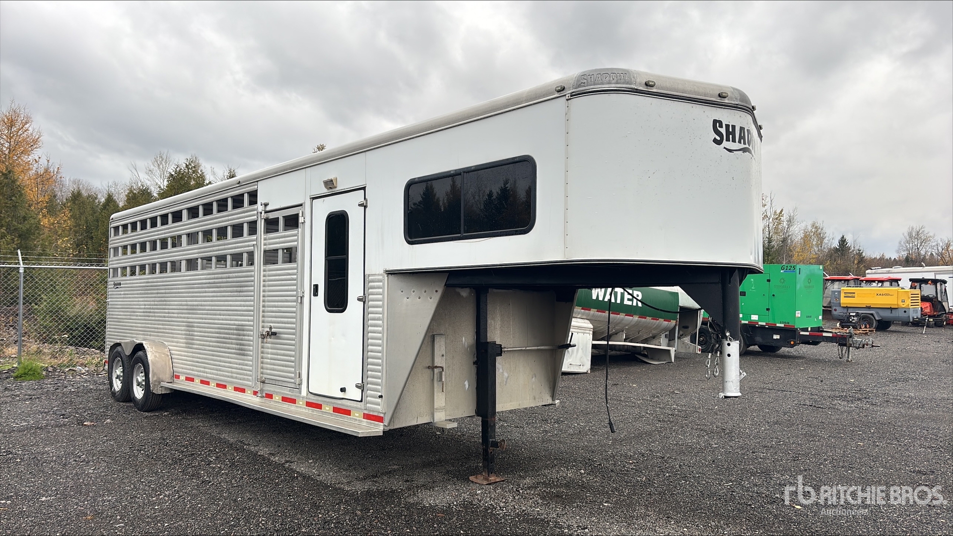 General Appearance with Bild, Ecke vorne rechts