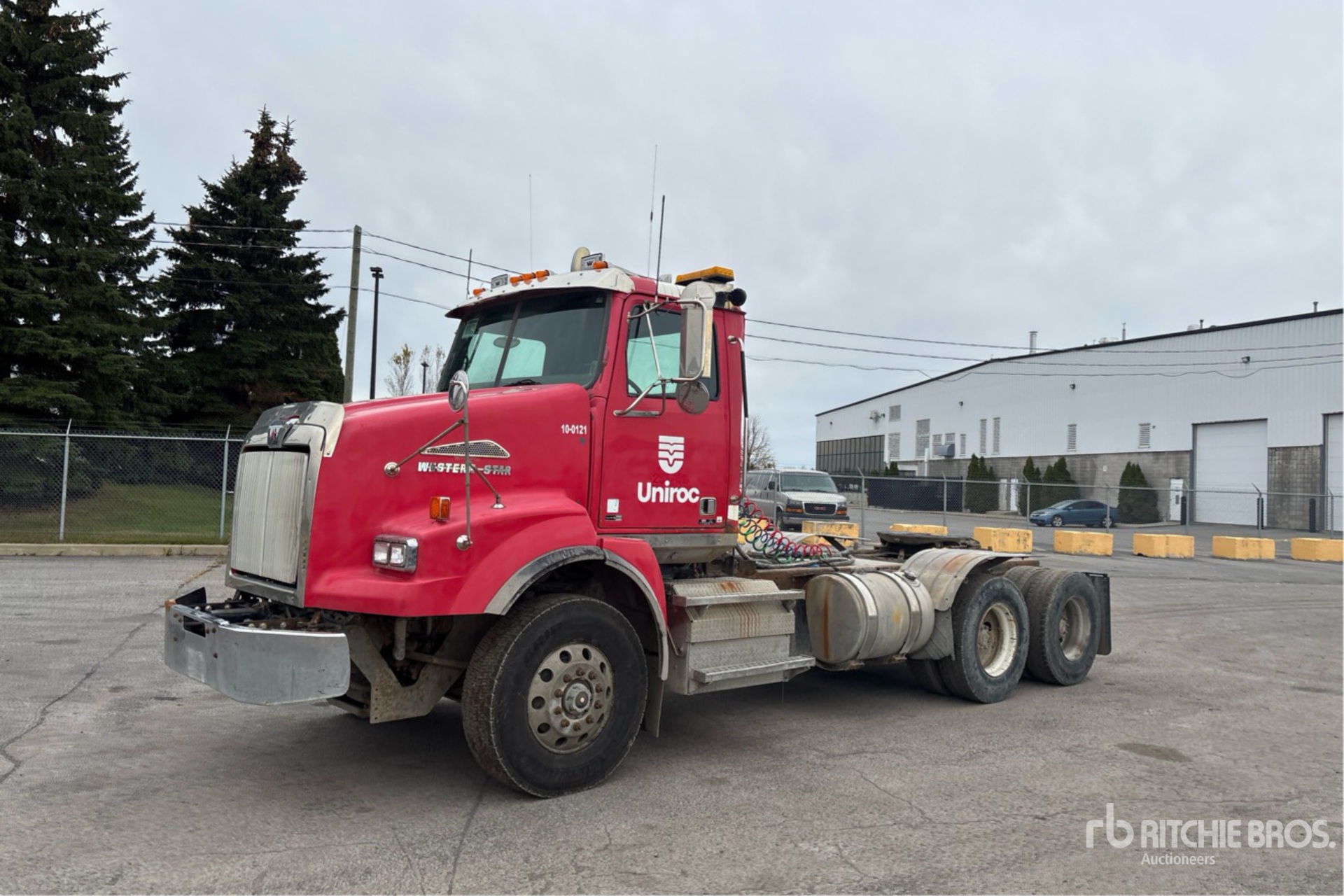 General Appearance with Picture, Left Front Corner