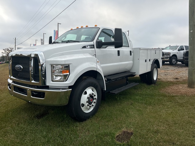 2025 Ford F-650 XL 4x2 Crew Cab Utility Truck (Unused)