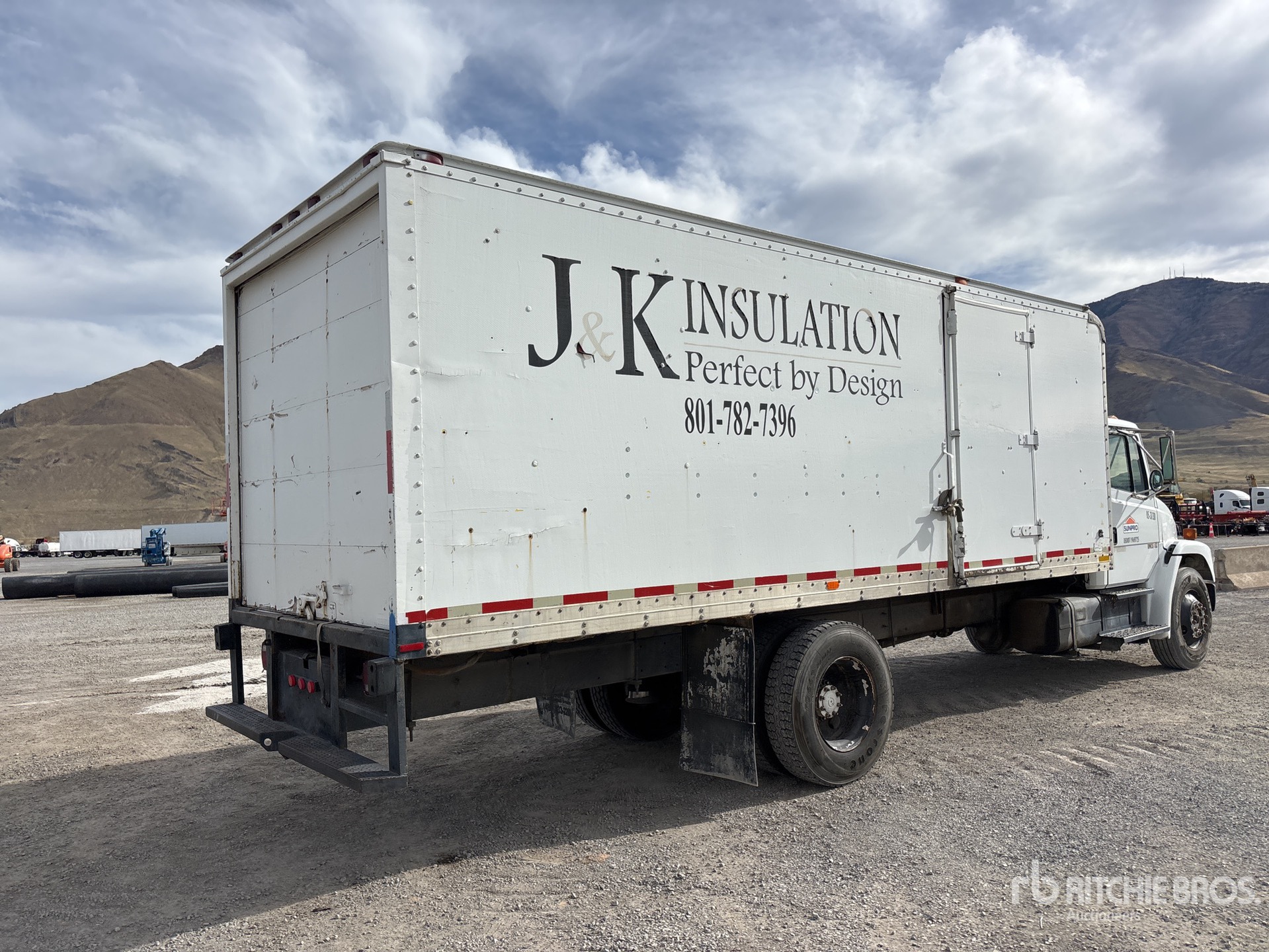 General Appearance with Bild, Ecke hinten rechts