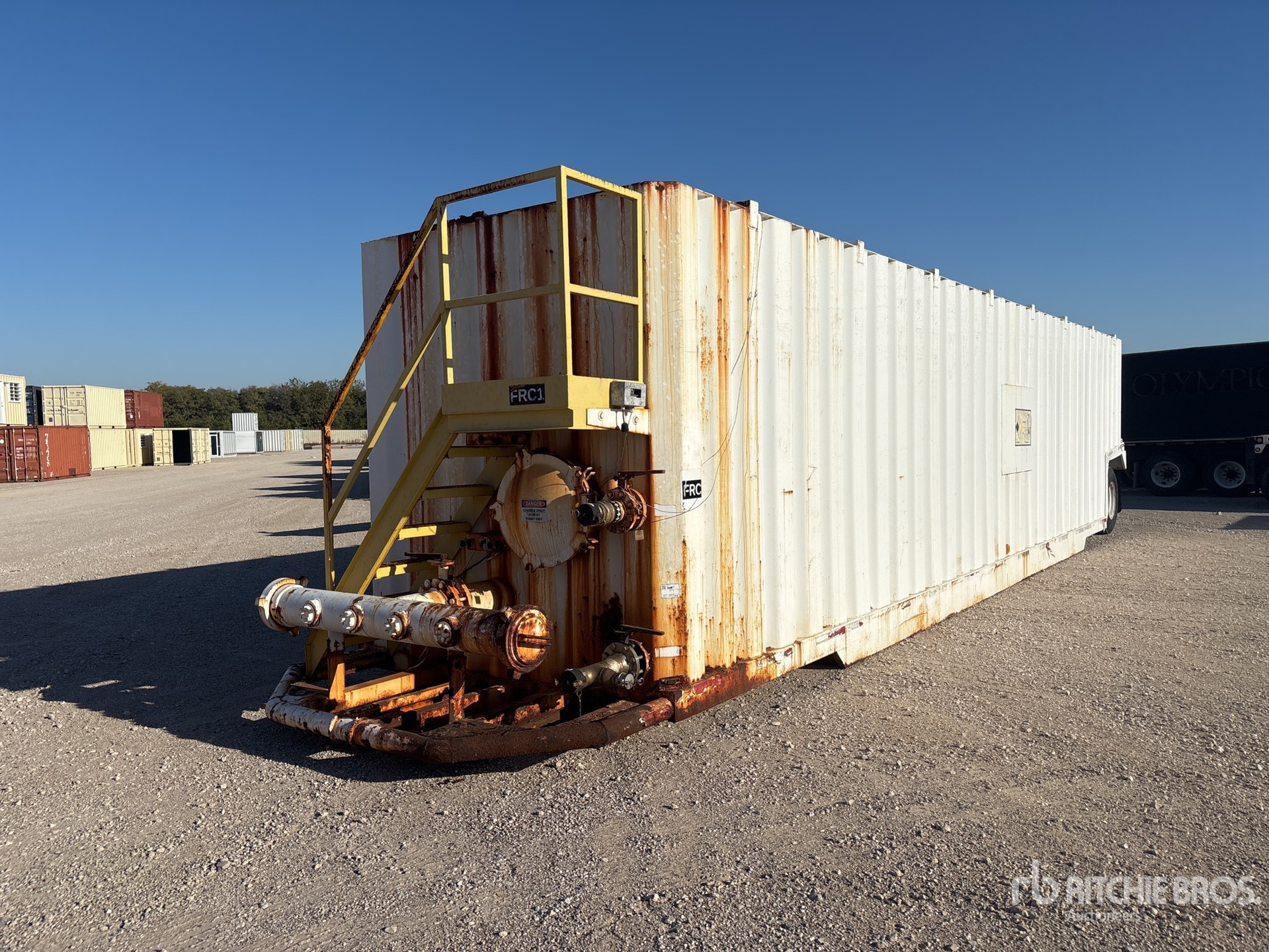 General Appearance with Bild, Ecke vorne links