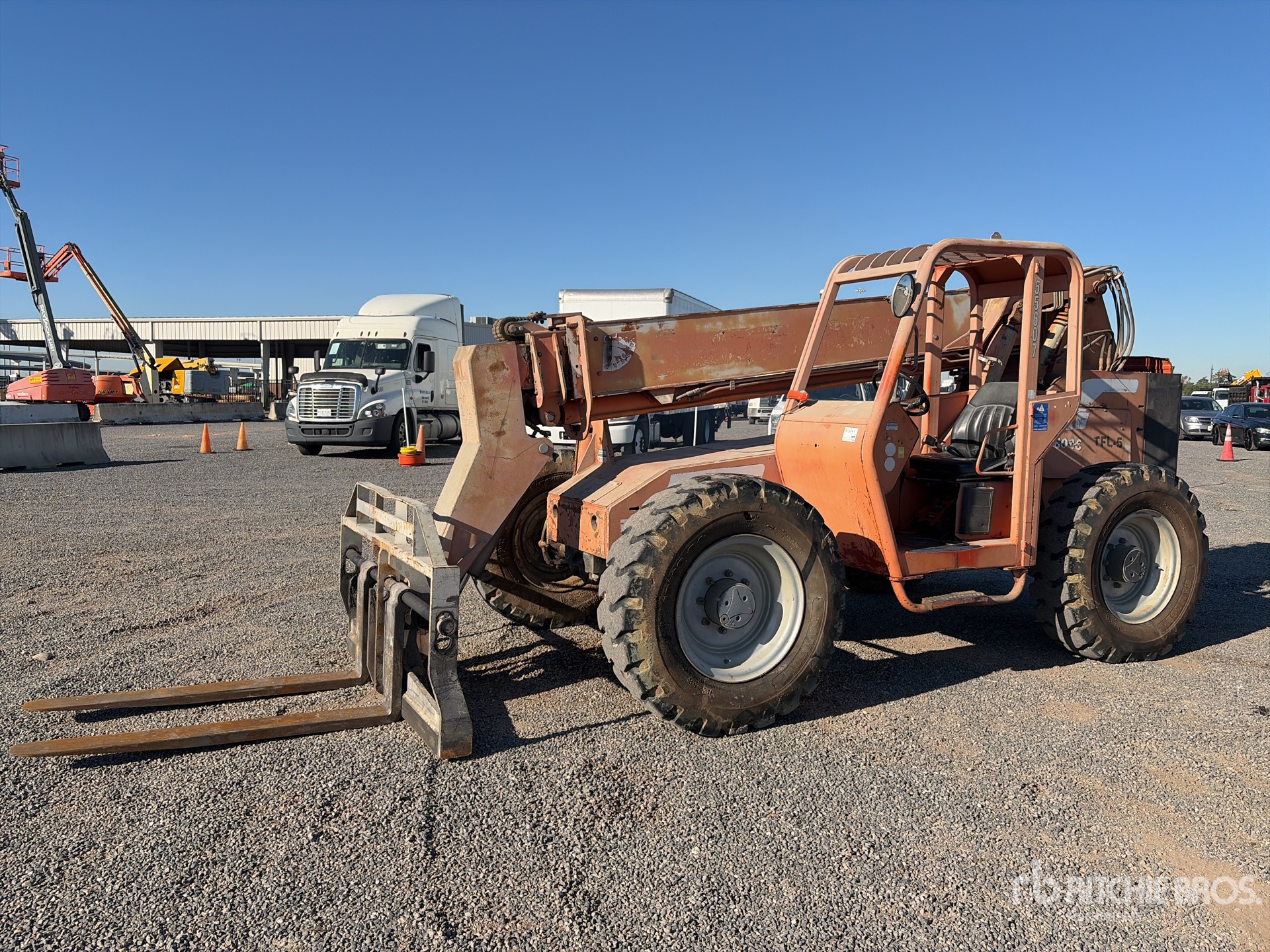 General Appearance with Foto, angolo anteriore sinistro