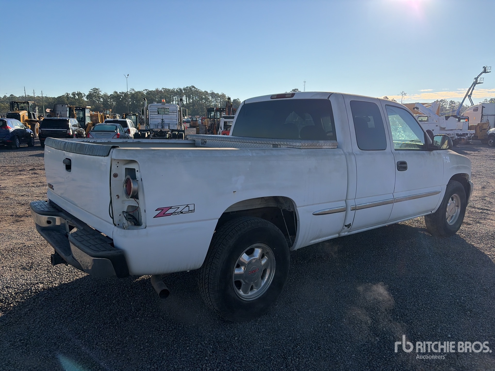 General Appearance with Picture, Right Rear Corner