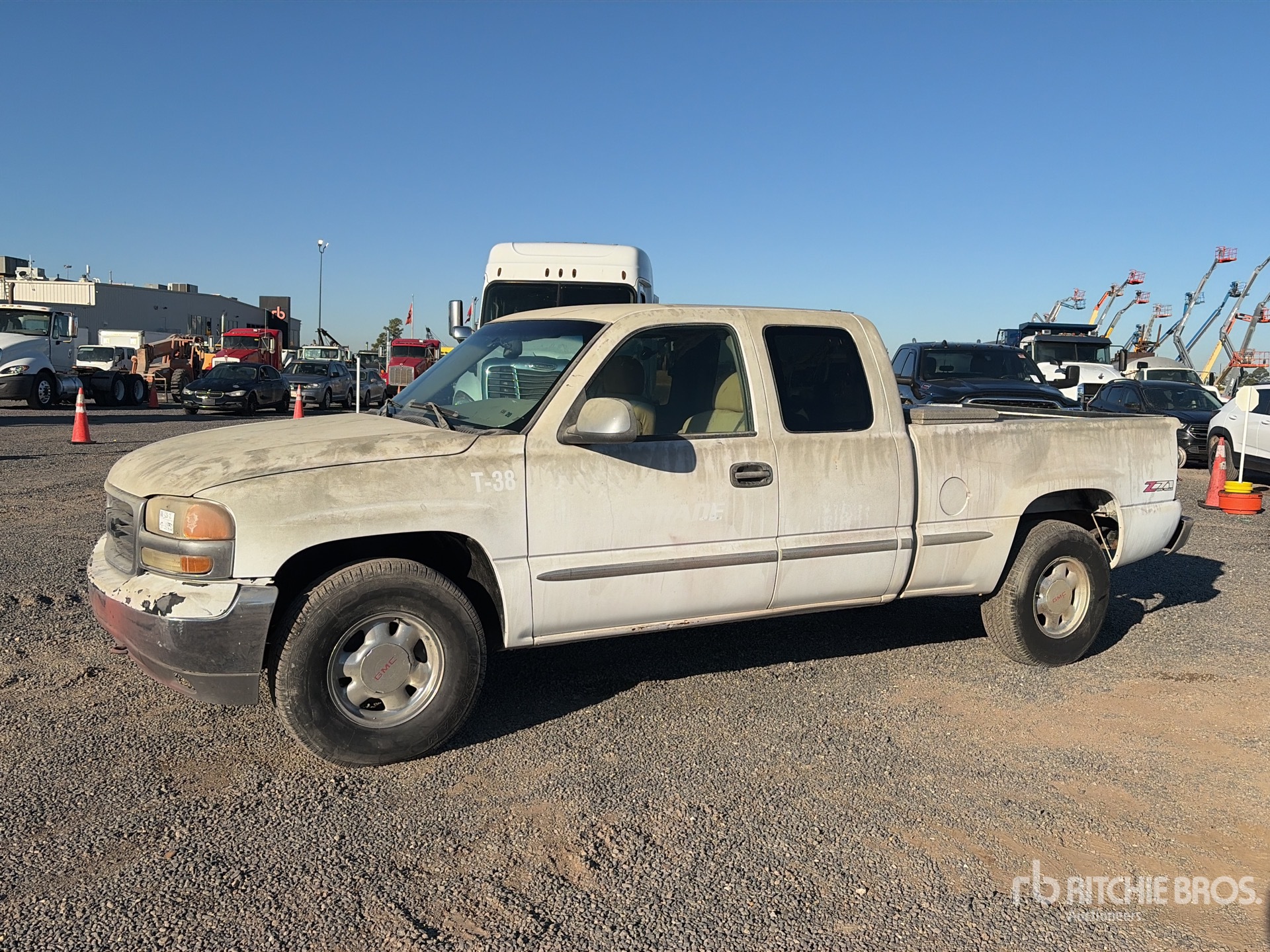 General Appearance with Picture, Left Front Corner