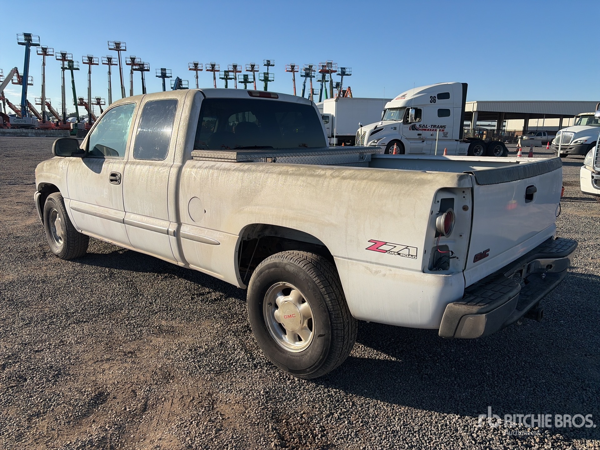 General Appearance with Picture, Left Rear Corner