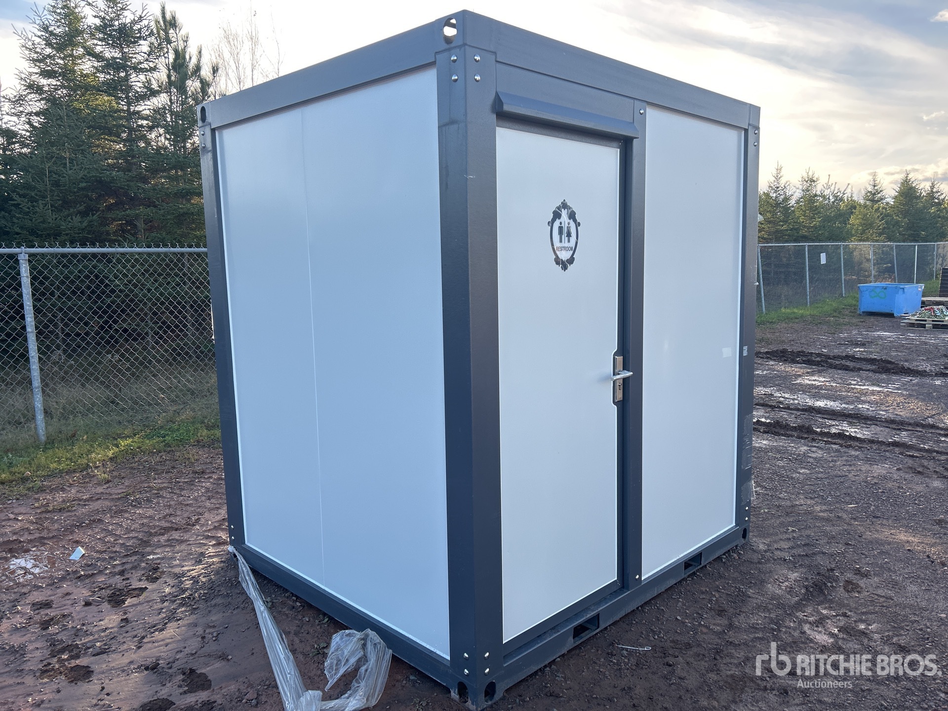 General Appearance with Bild, Ecke vorne rechts