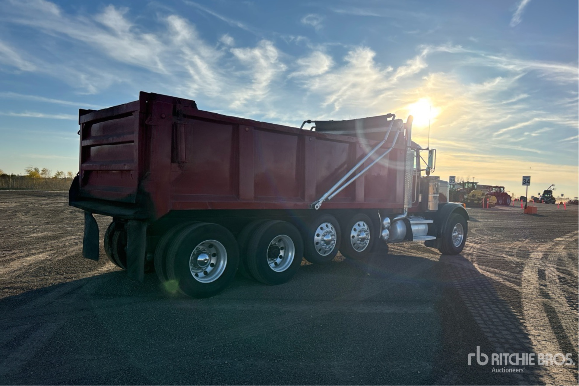 Aspect général with Image, coin arrière droit