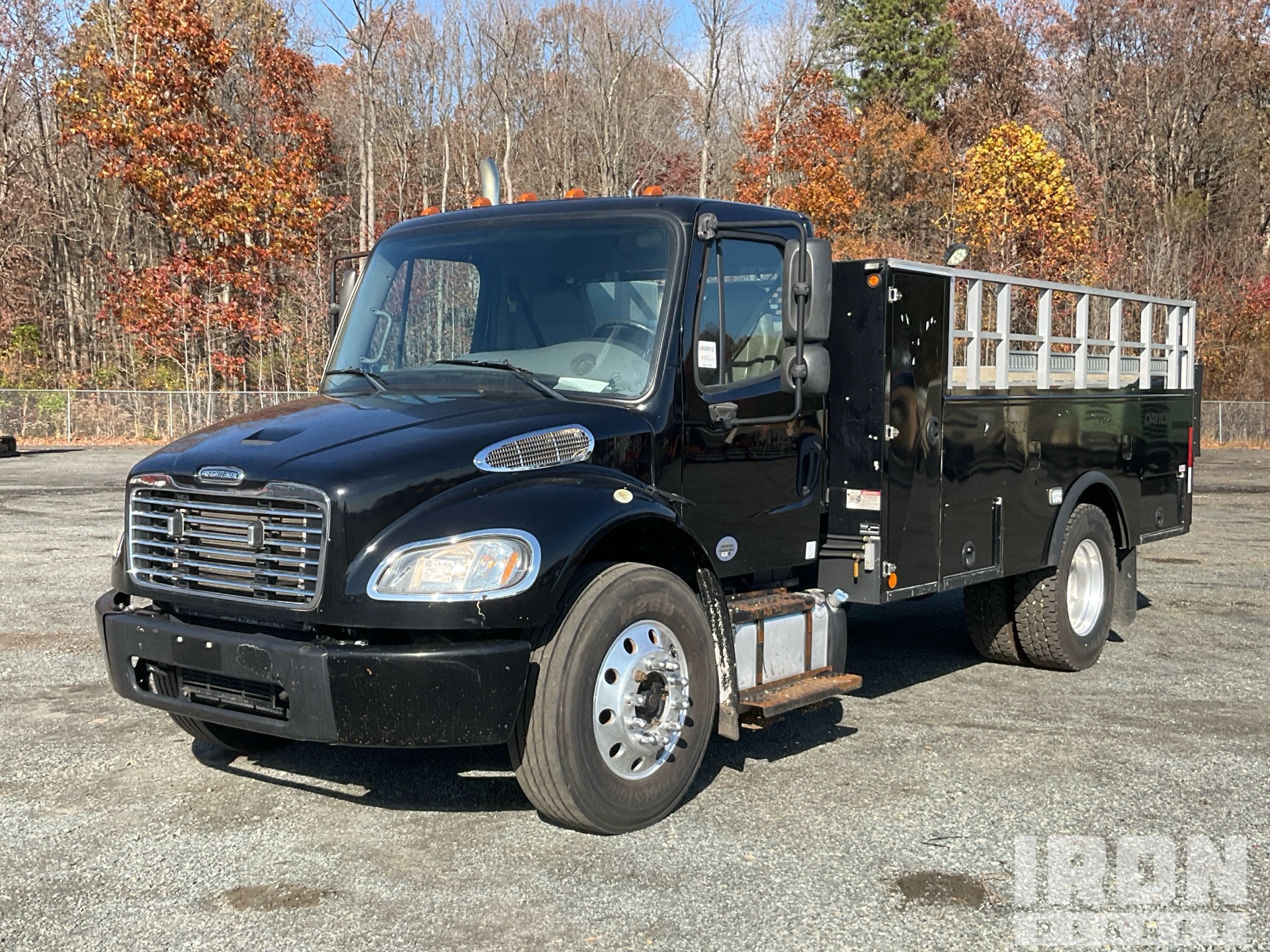 General Appearance with Bild, Ecke vorne links