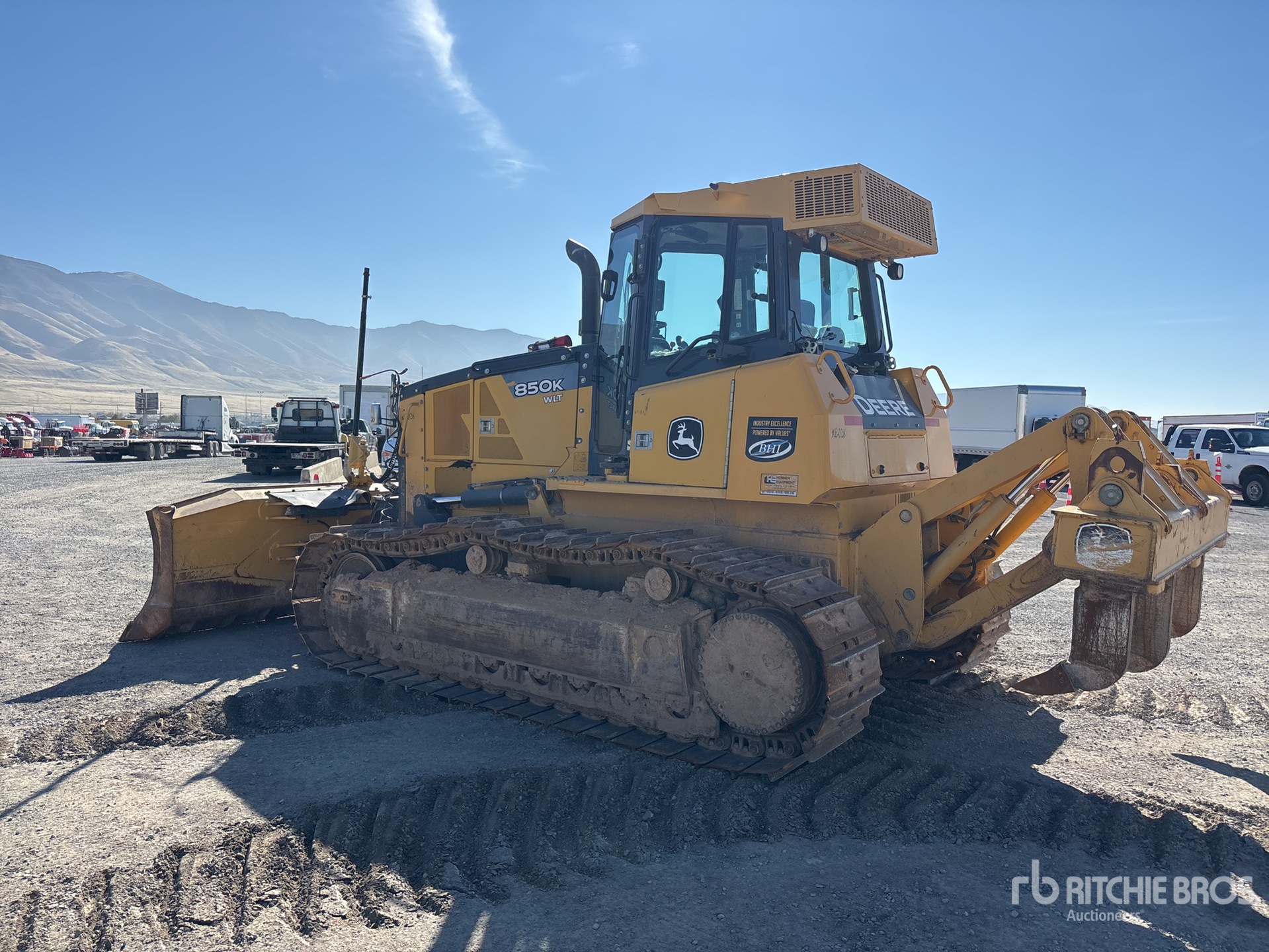 General Appearance with Foto, angolo posteriore sinistro