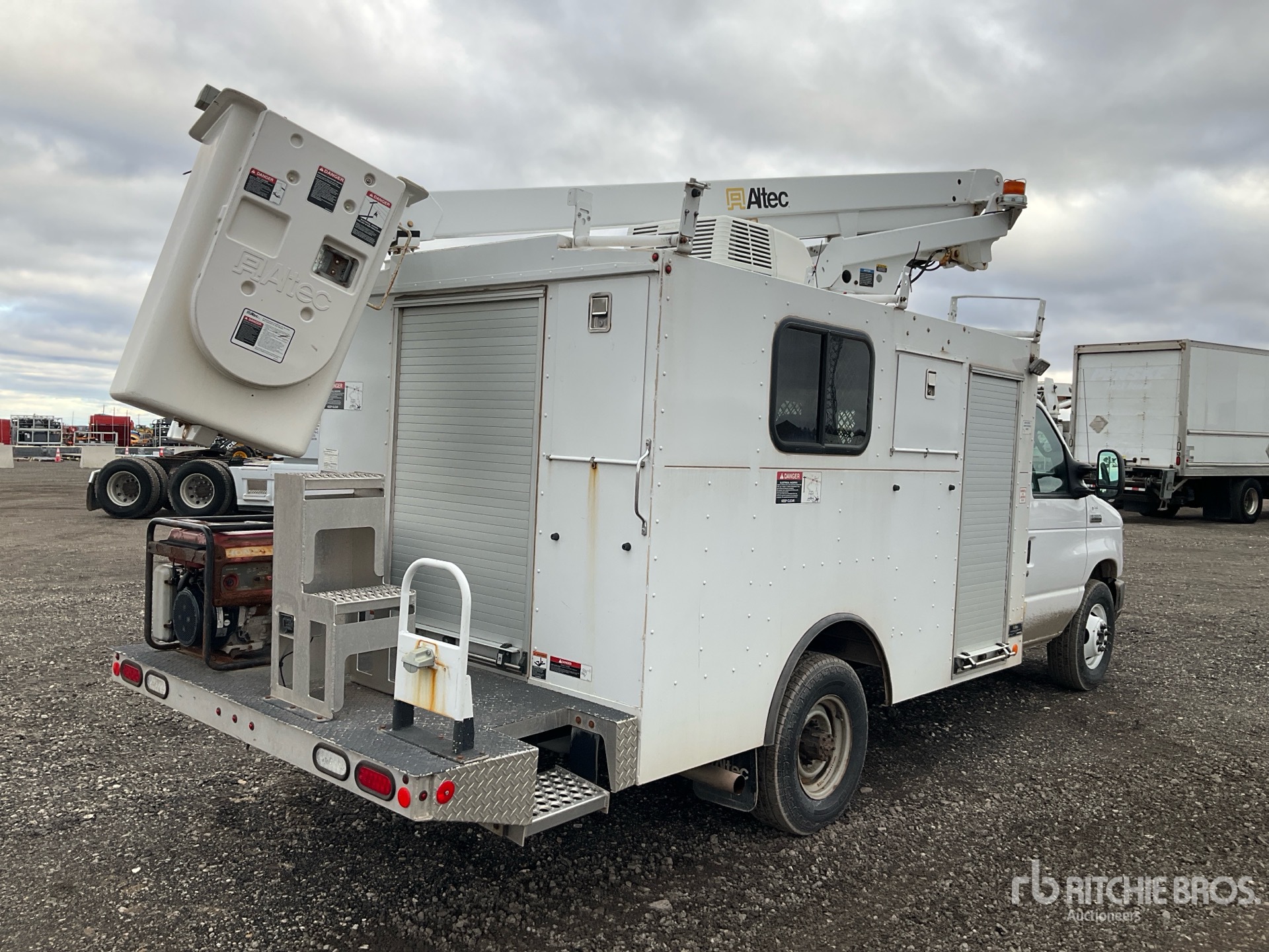 General Appearance with Picture, Right Rear Corner