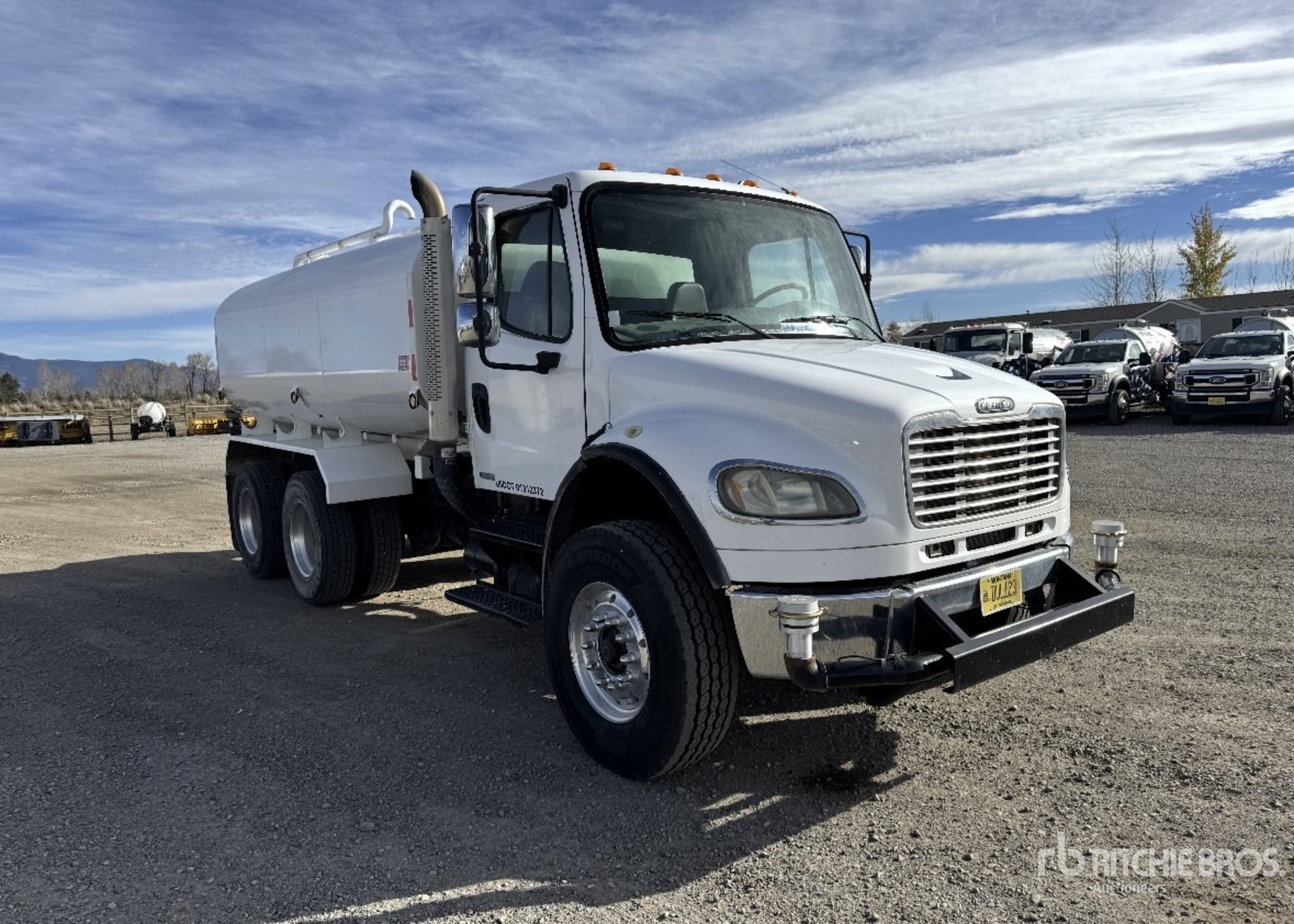 Aspect général with Image, coin avant droit