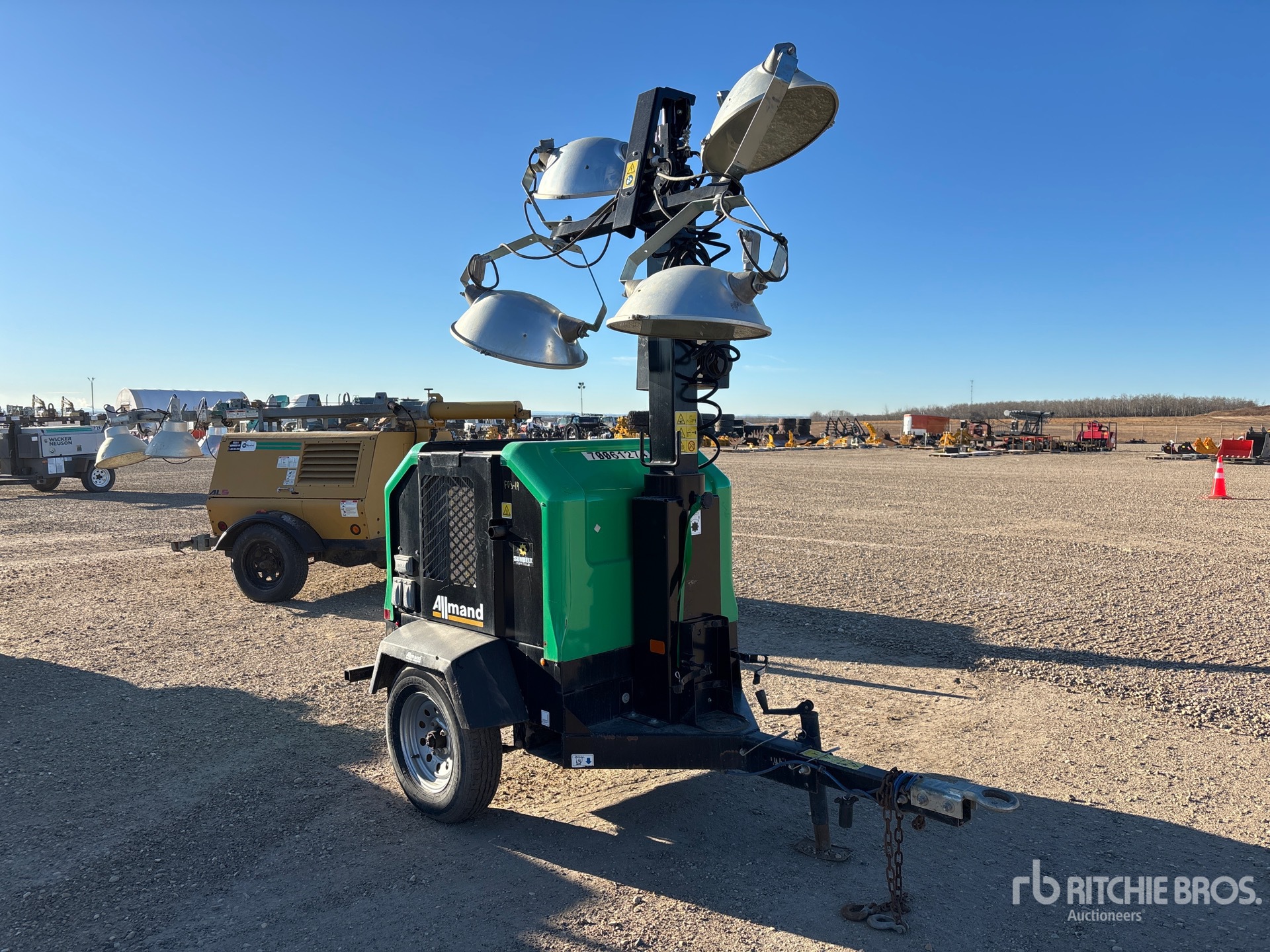 General Appearance with Bild, Ecke vorne rechts