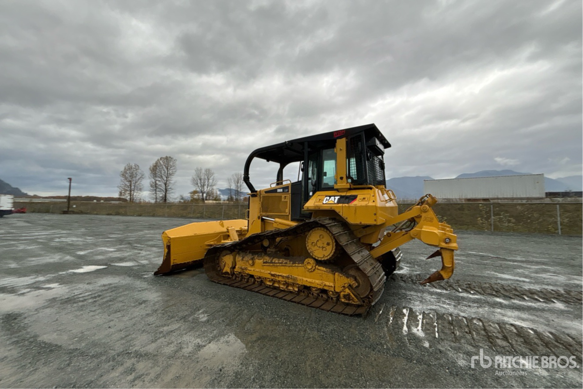 General Appearance with Foto, angolo posteriore sinistro