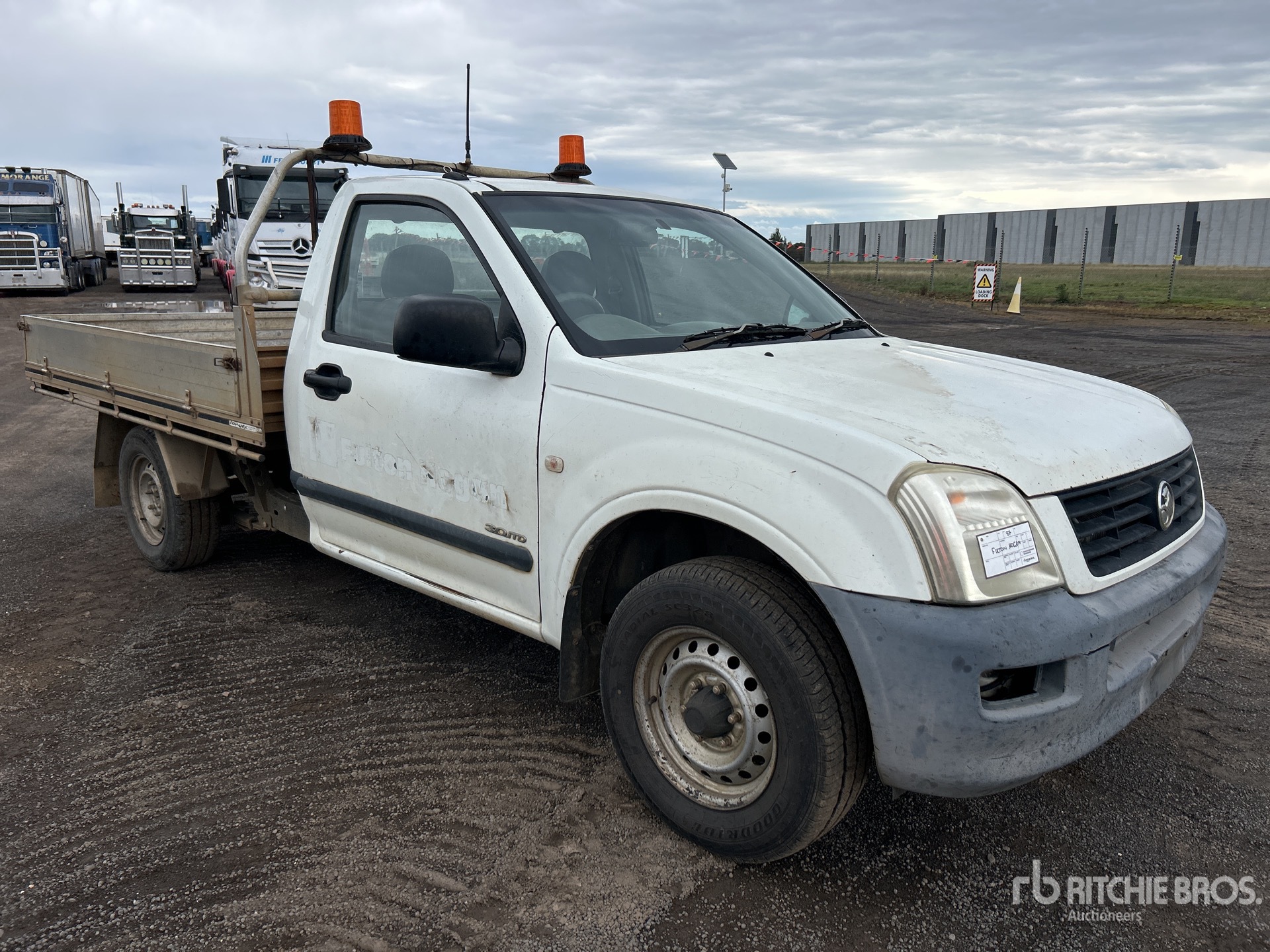 General Appearance with Imagen: esquina delantera izquierda