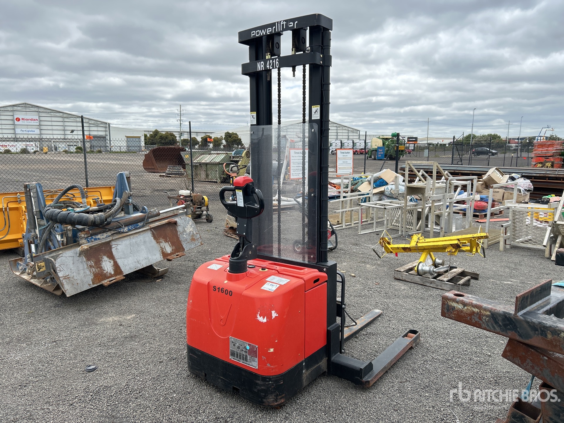 General Appearance with Picture, Right Rear Corner