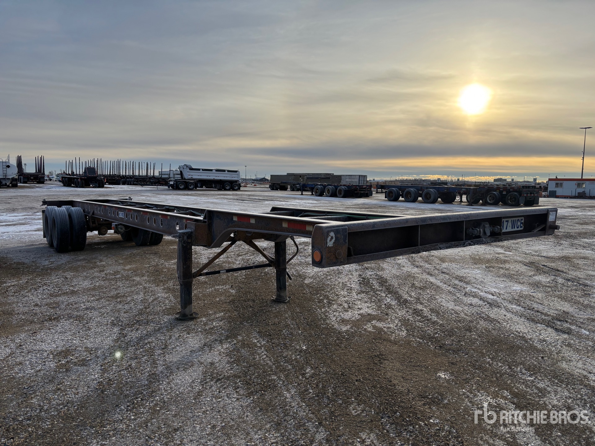 Aspect général with Image, coin avant droit