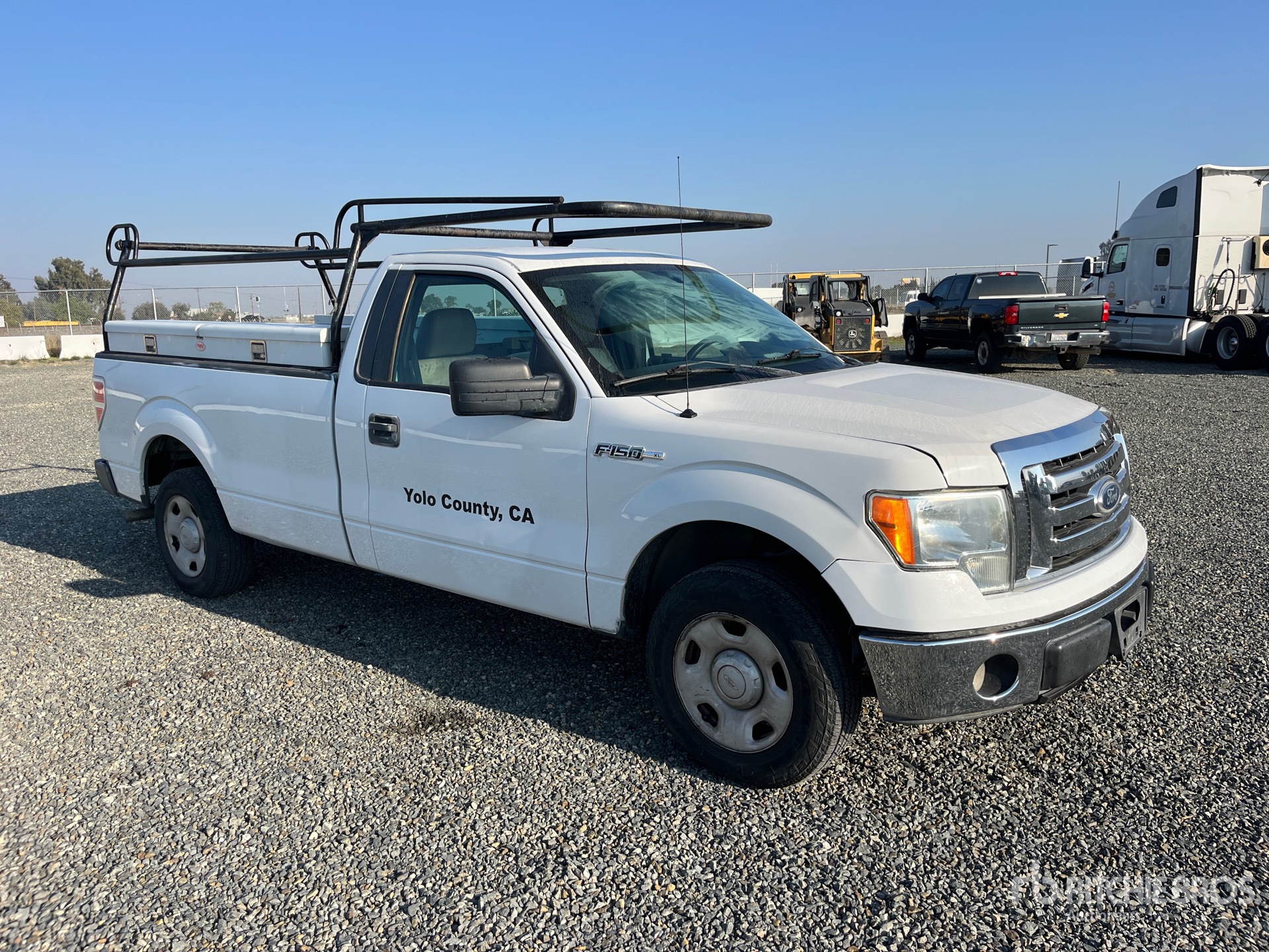 General Appearance with Picture, Right Front Corner