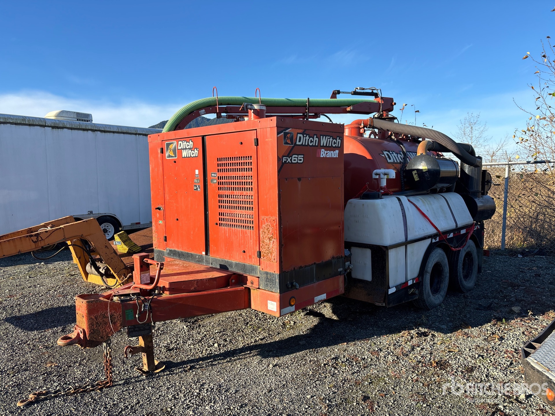 General Appearance with Bild, Ecke vorne links