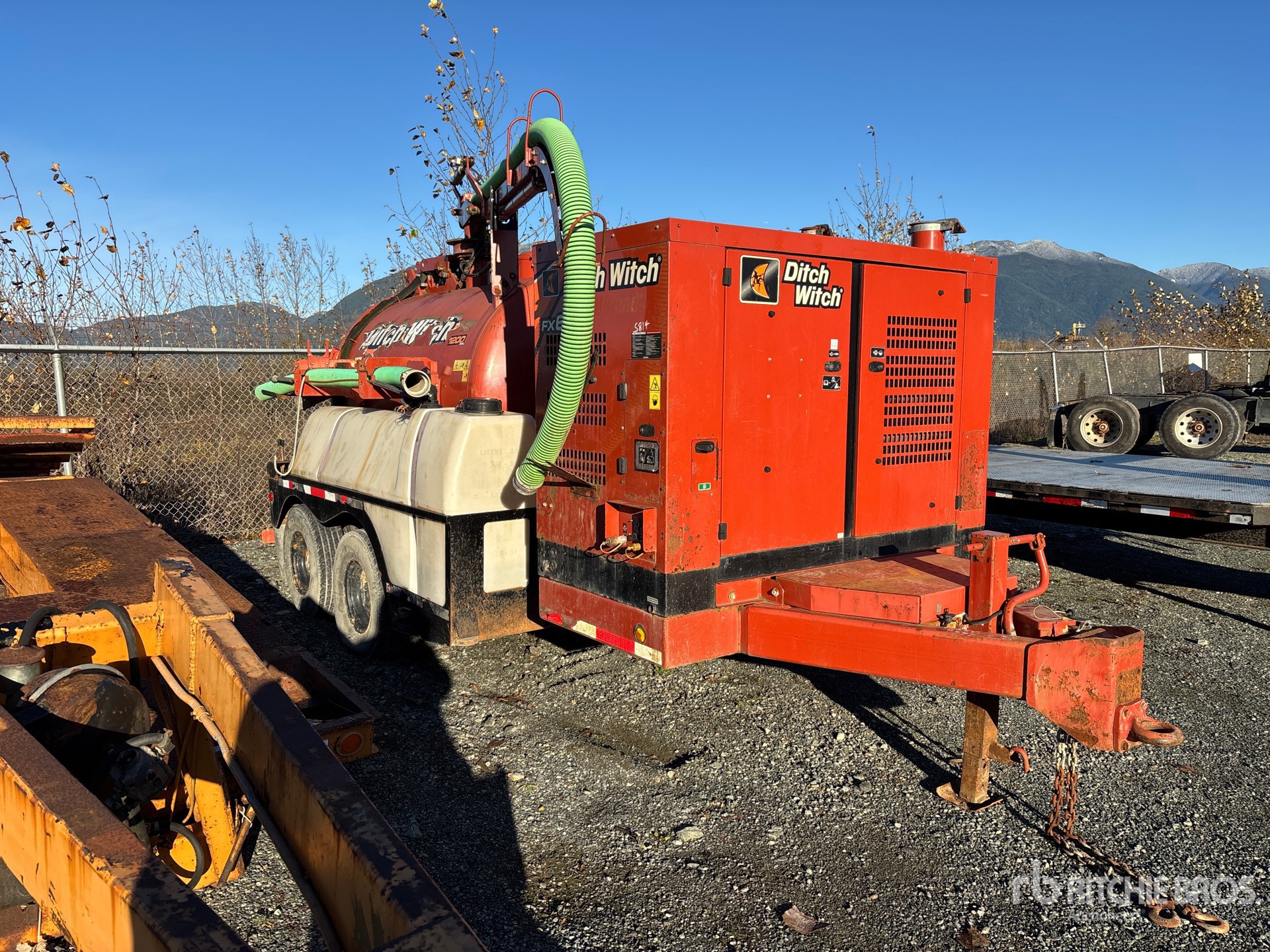 General Appearance with Bild, Ecke vorne rechts