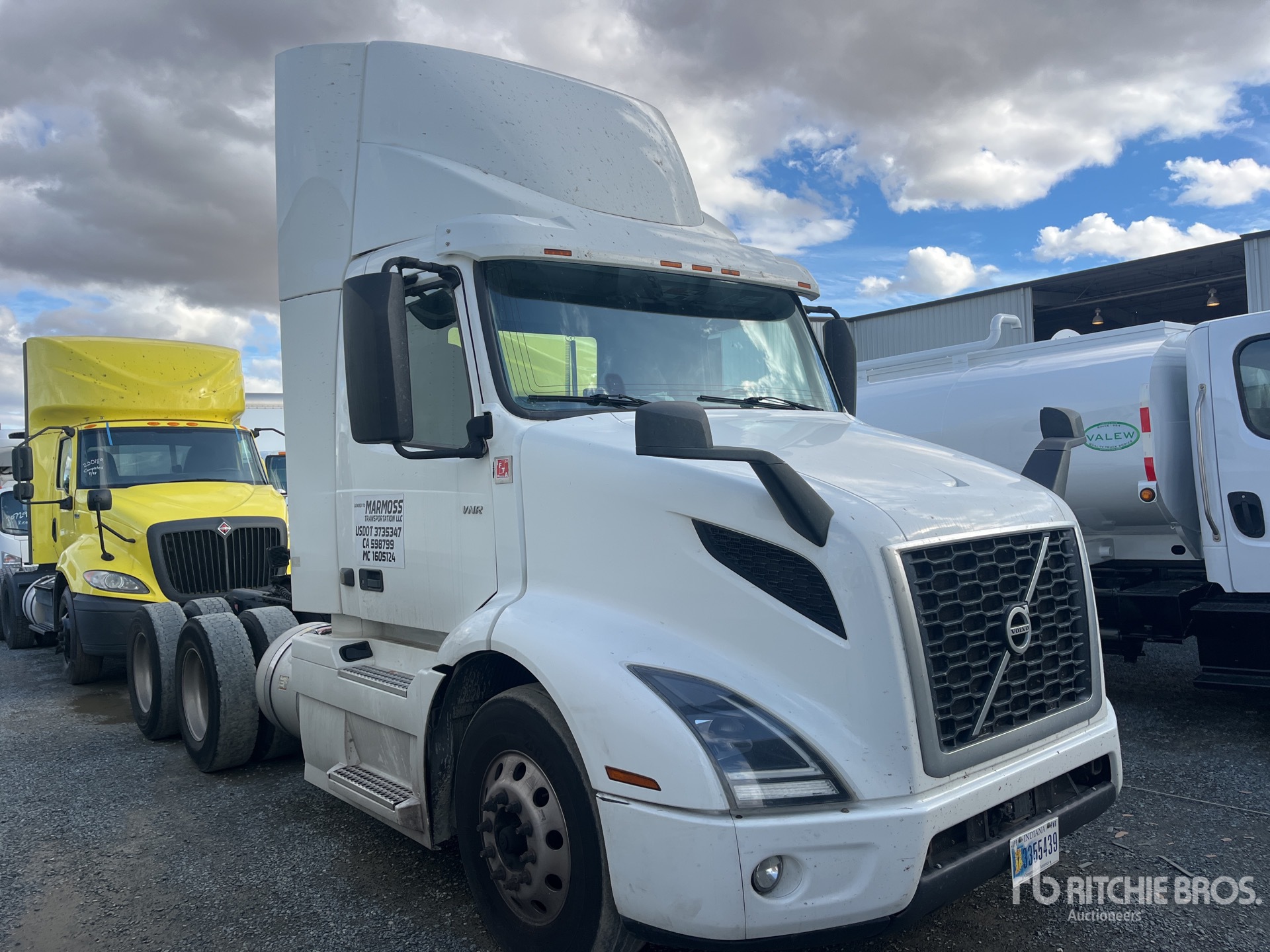 General Appearance with Picture, Right Front Corner