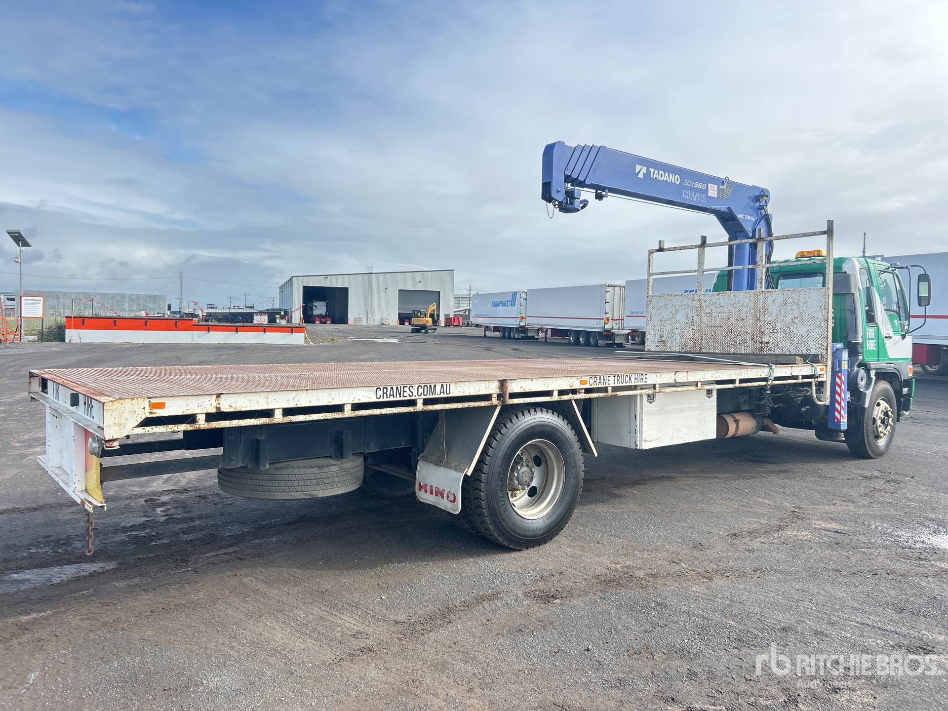 General Appearance with Picture, Left Rear Corner