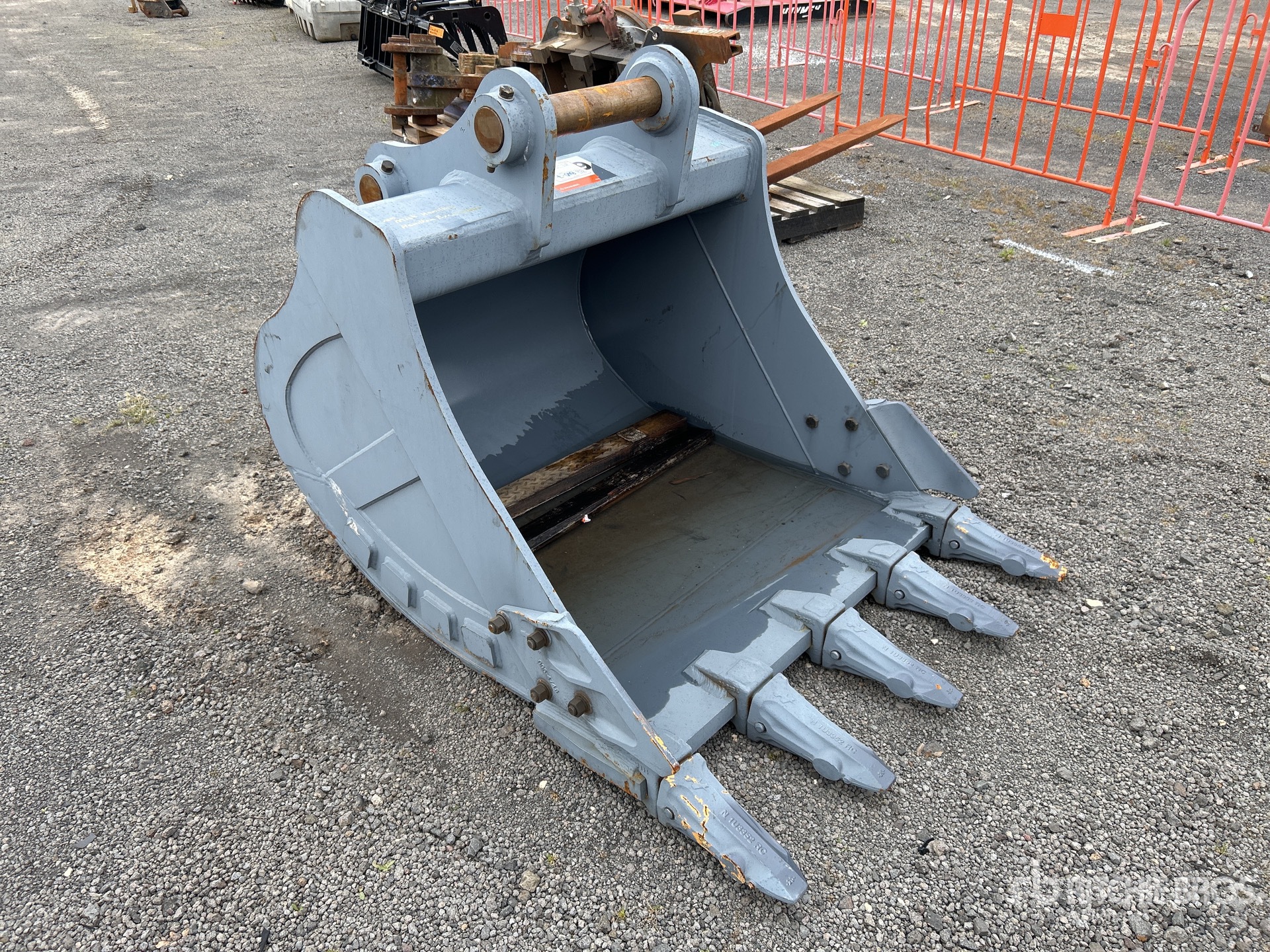 General Appearance with Image, coin avant droit