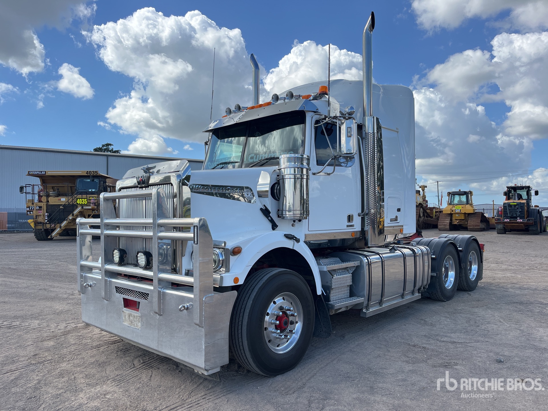 General Appearance with Foto, angolo anteriore destro