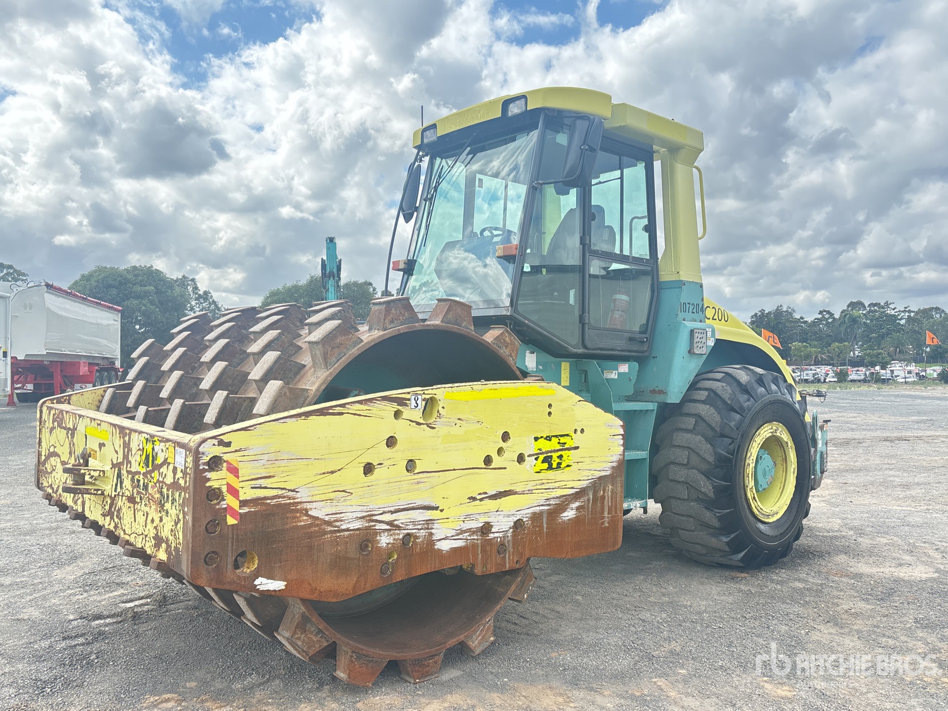 General Appearance with Picture, Left Front Corner