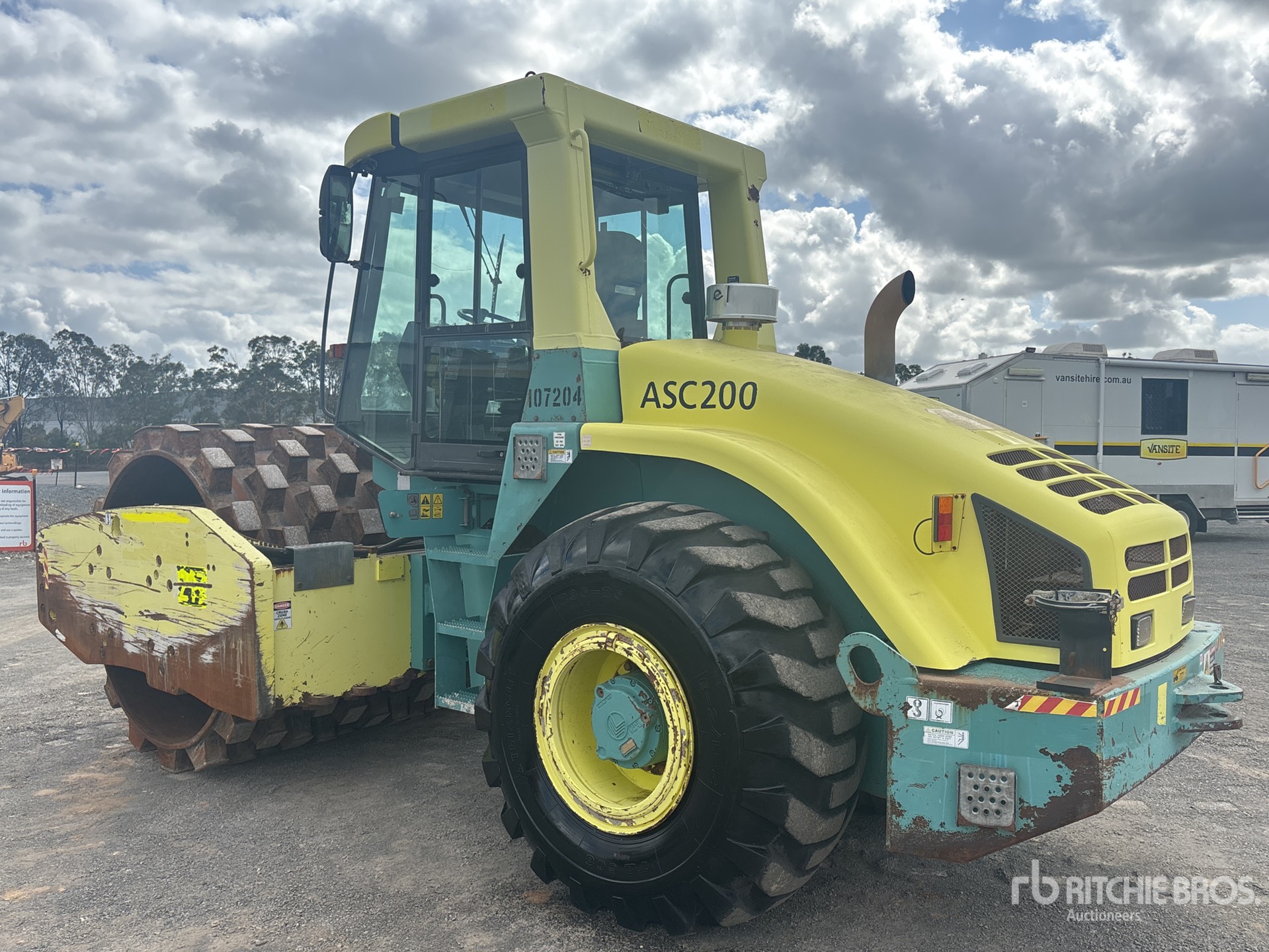 General Appearance with Picture, Left Rear Corner