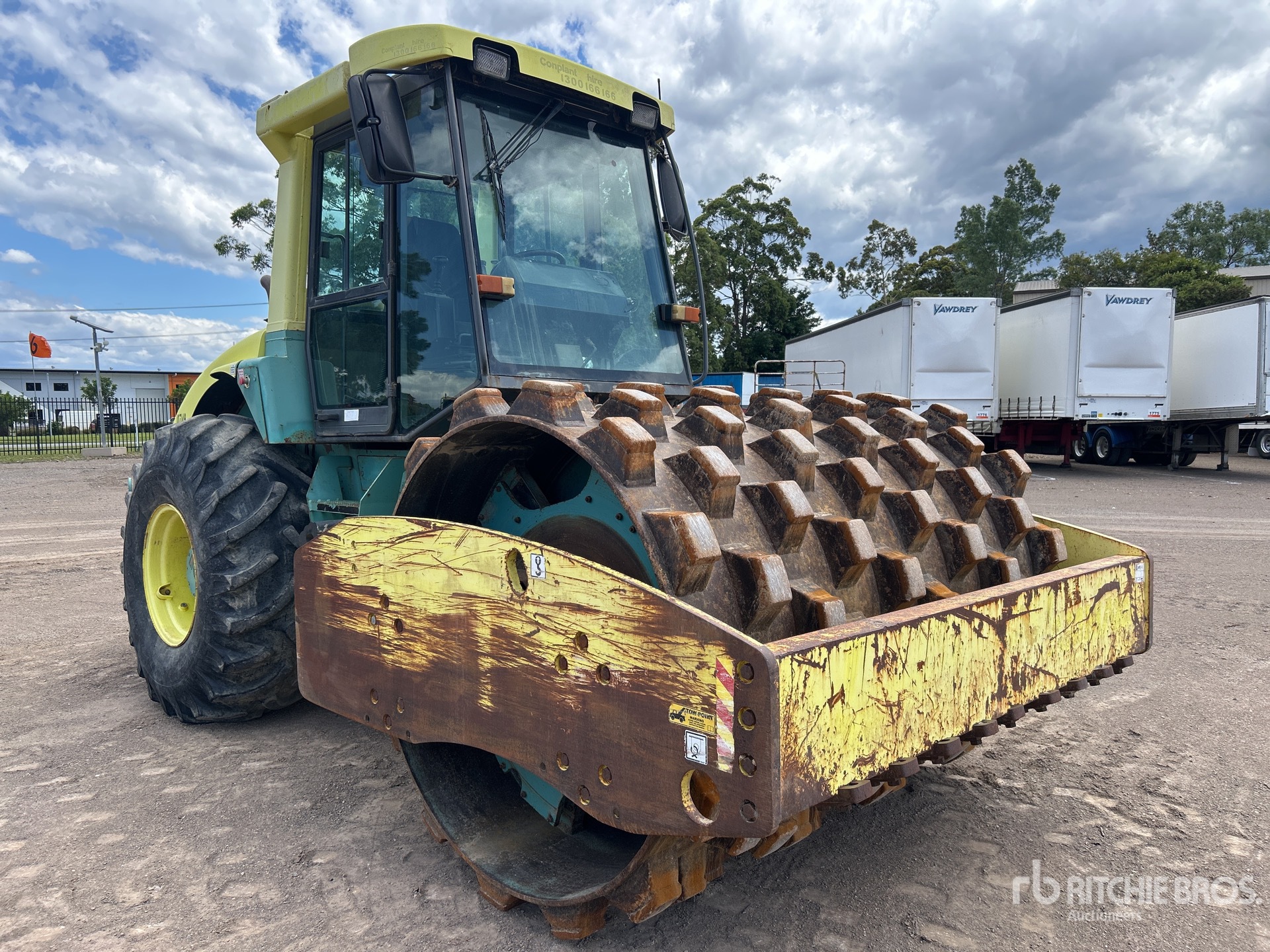 General Appearance with Picture, Right Front Corner