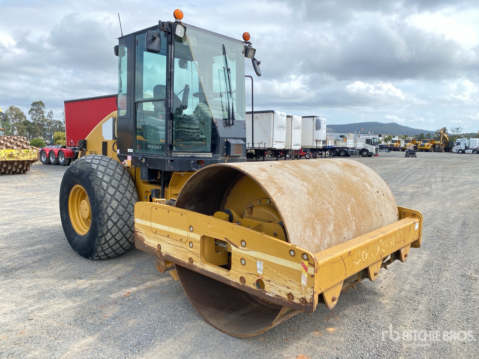 General Appearance with Bild, Ecke vorne rechts