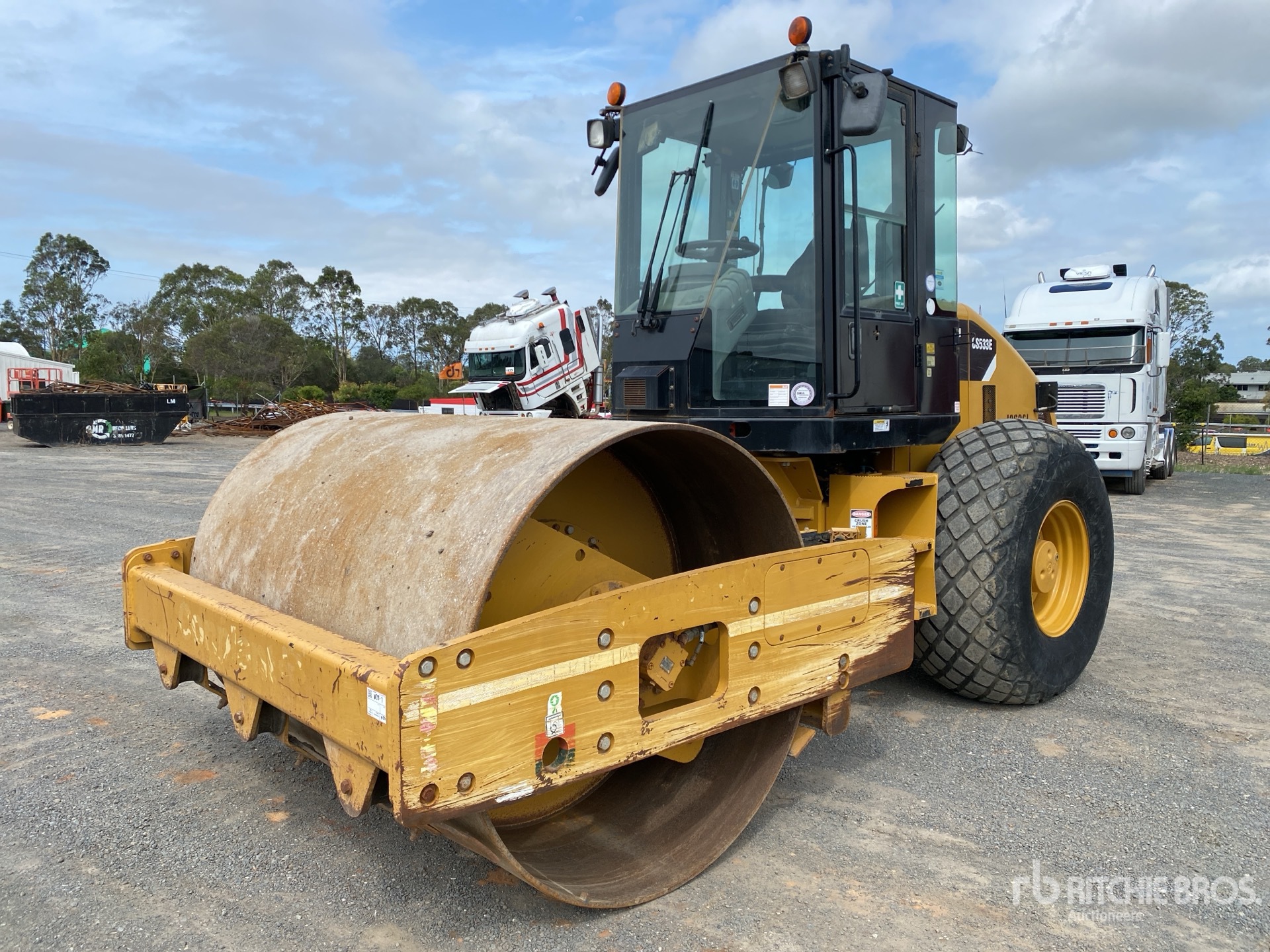 General Appearance with Bild, Ecke vorne links