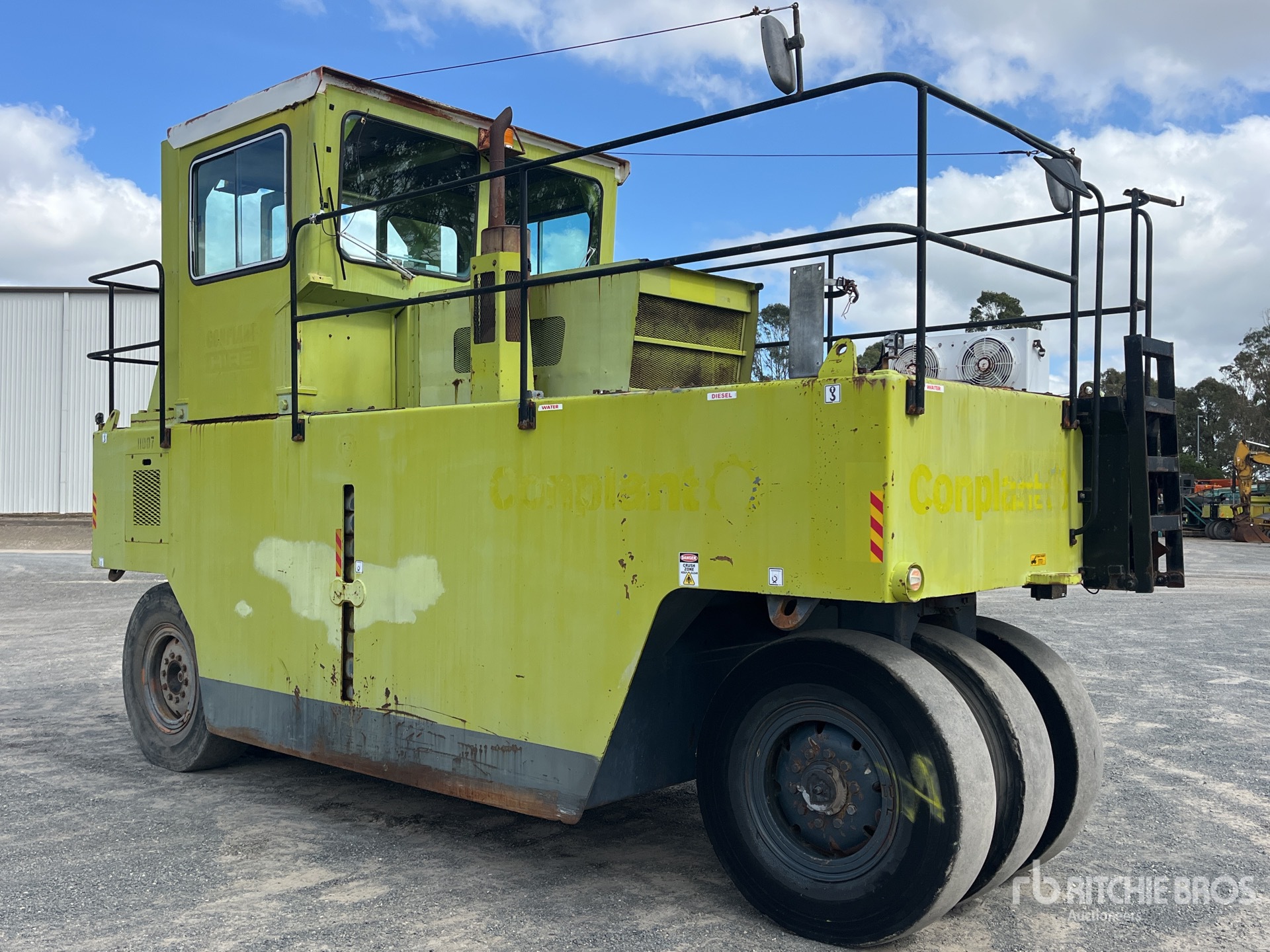 General Appearance with Picture, Right Front Corner